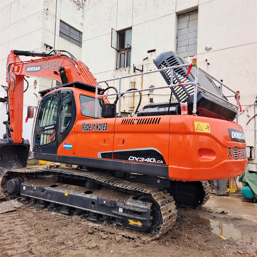 DOOSAN DX340LC  USED EXCAVATOR