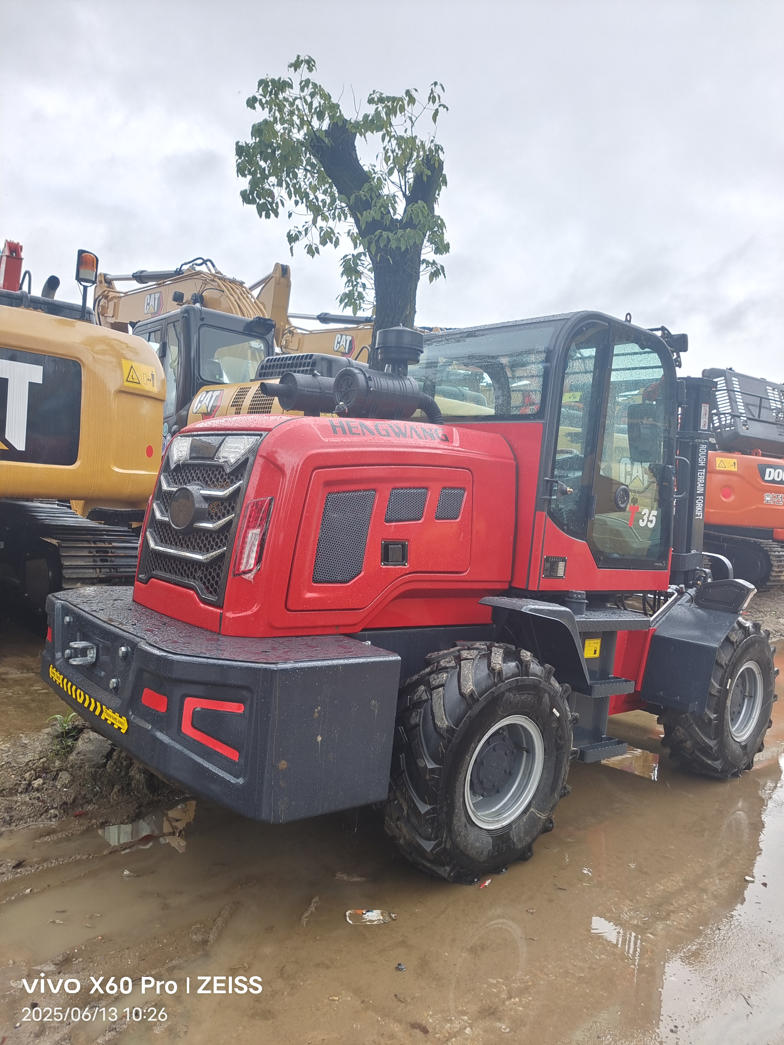 Rough-terrain forklift  FD35 100% NEW