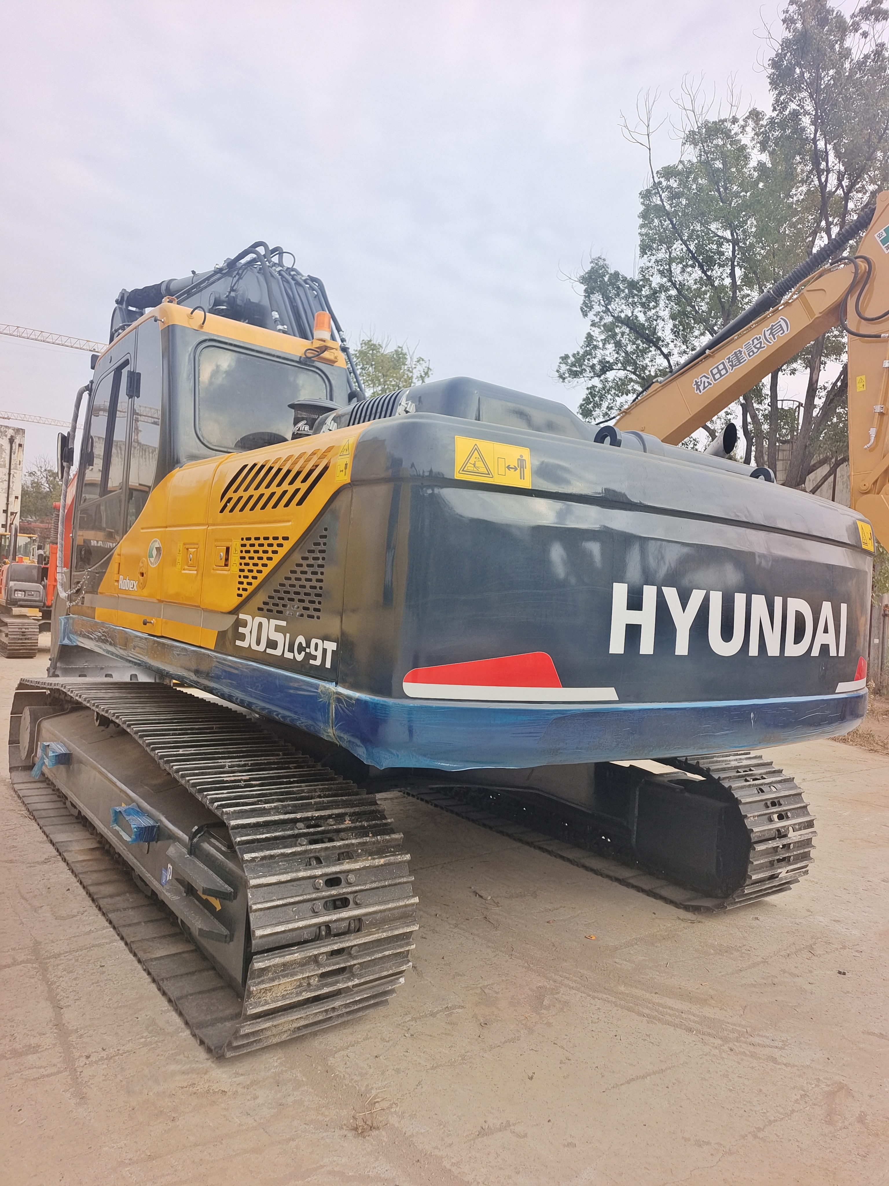 HYUNDAI 305LC-9  USED EXCAVATOR