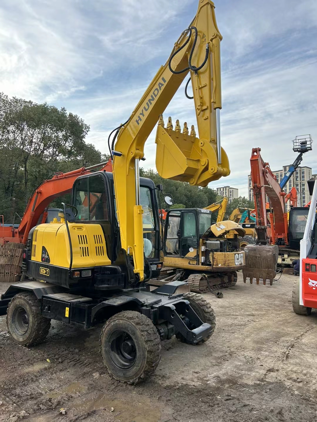 HYUNDAI  60W used excavator
