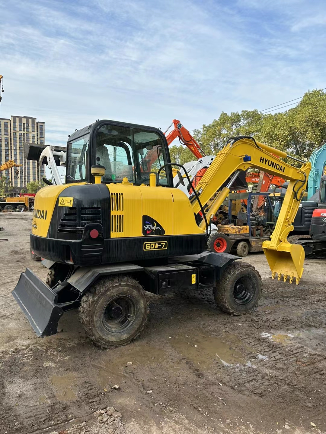 HYUNDAI  60W used excavator