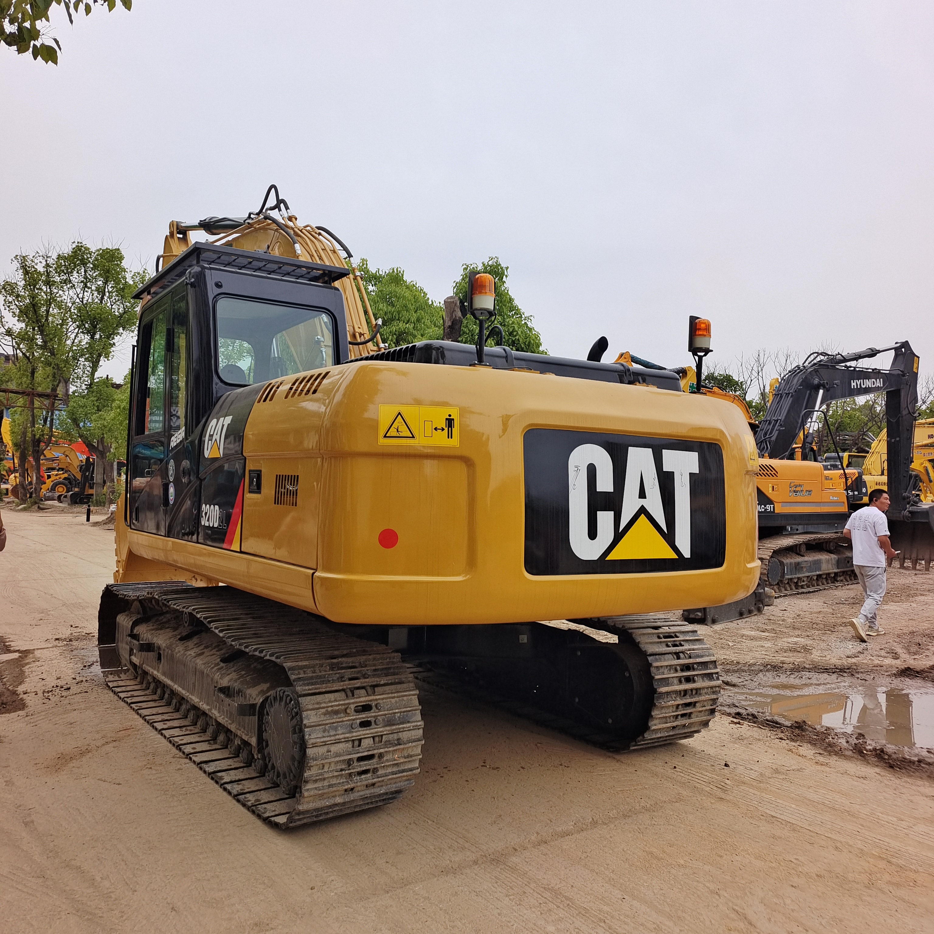 used caterpillar 320D 320DL 320D2 320D2L 320GC 320