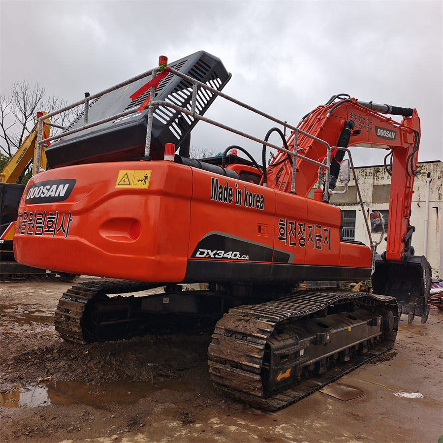 DOOSAN DX340LC  USED EXCAVATOR