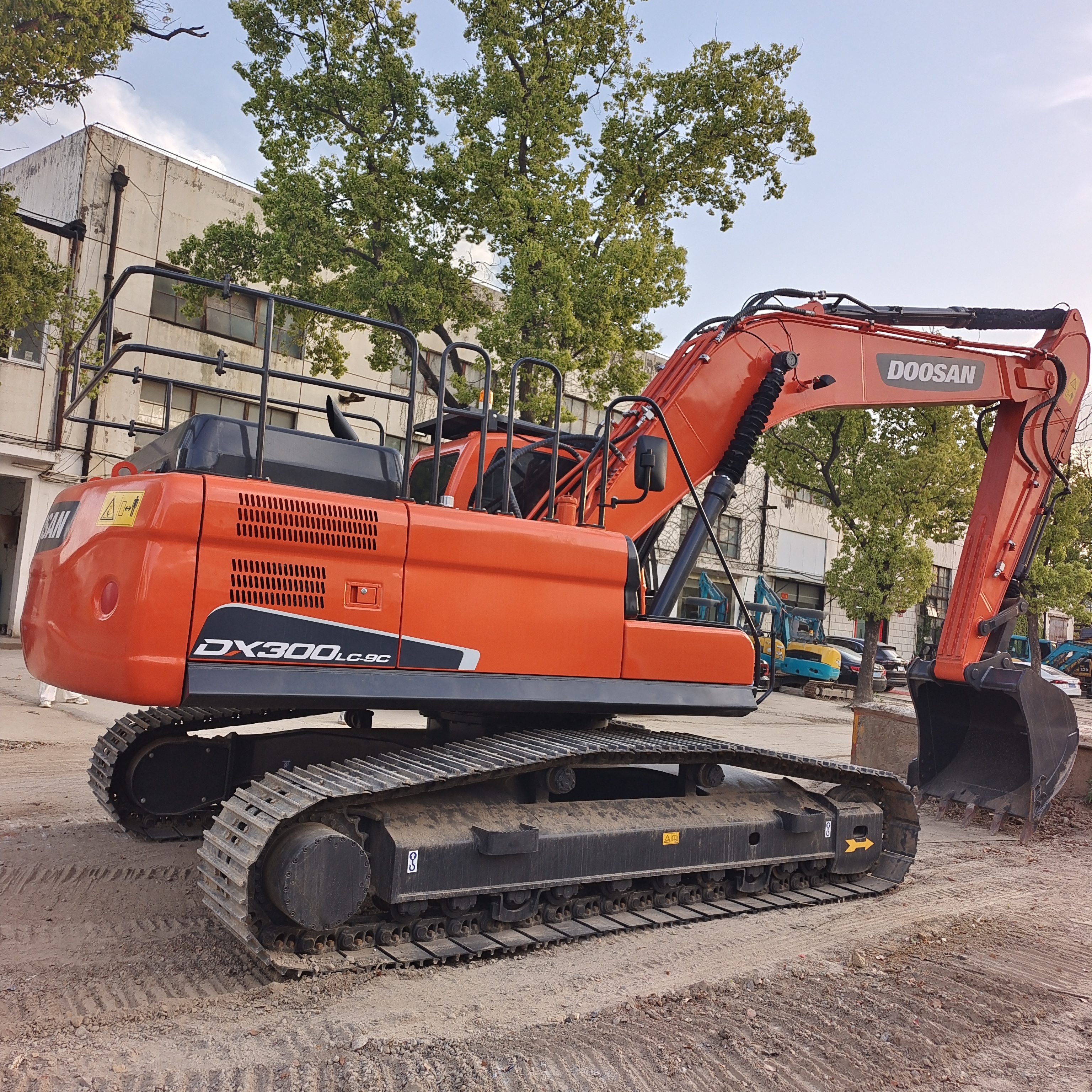 DOOSAN DX300LC-9  USED EXCAVATOR