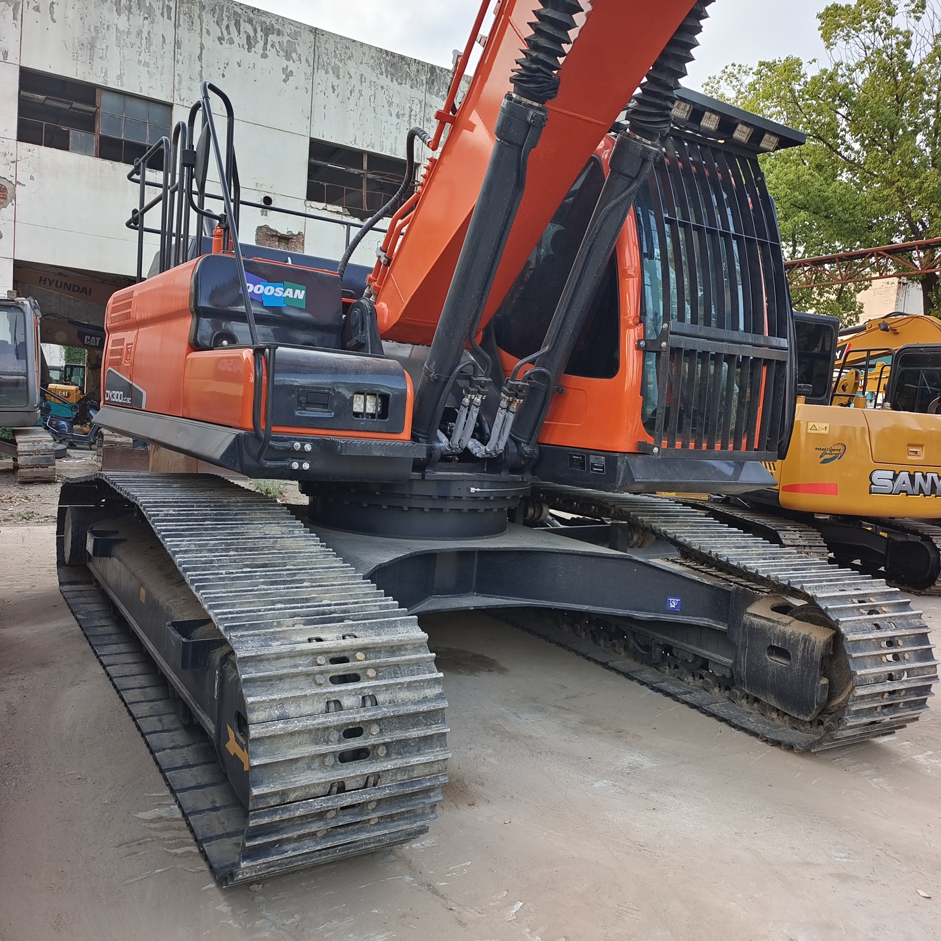 DOOSAN DX300LC-9  USED EXCAVATOR