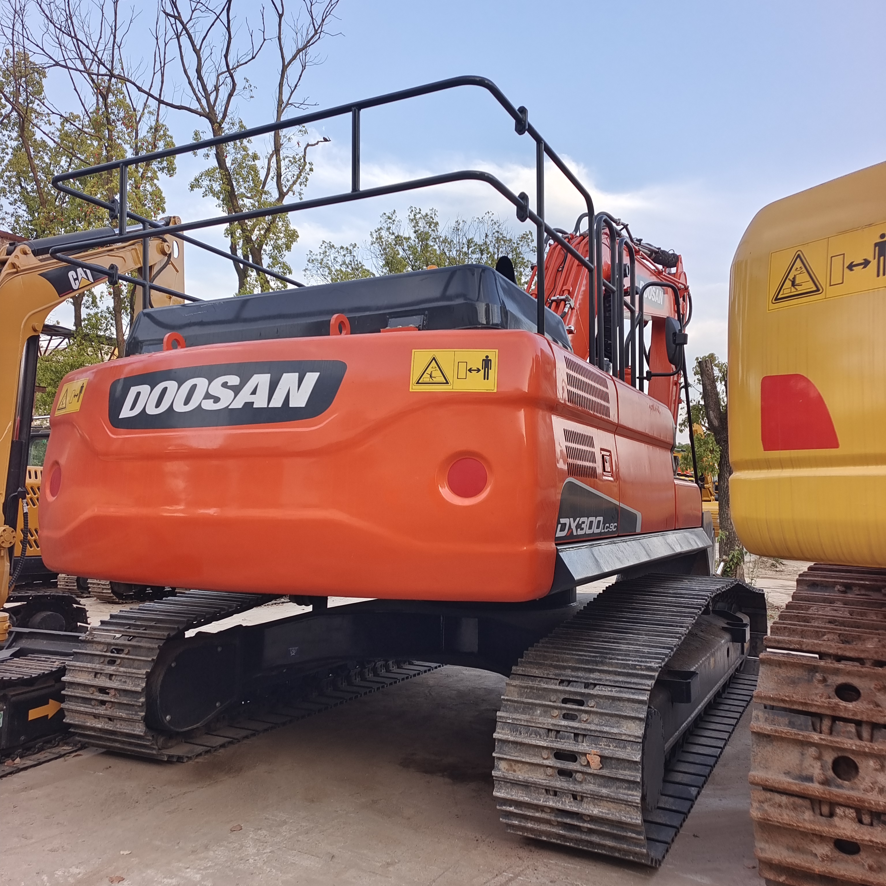 DOOSAN DX300LC-9  USED EXCAVATOR