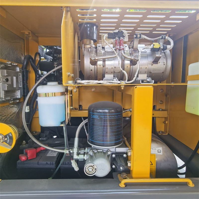 ZJ95W 轮式挖掘机 多场景适用 可快速更换属具