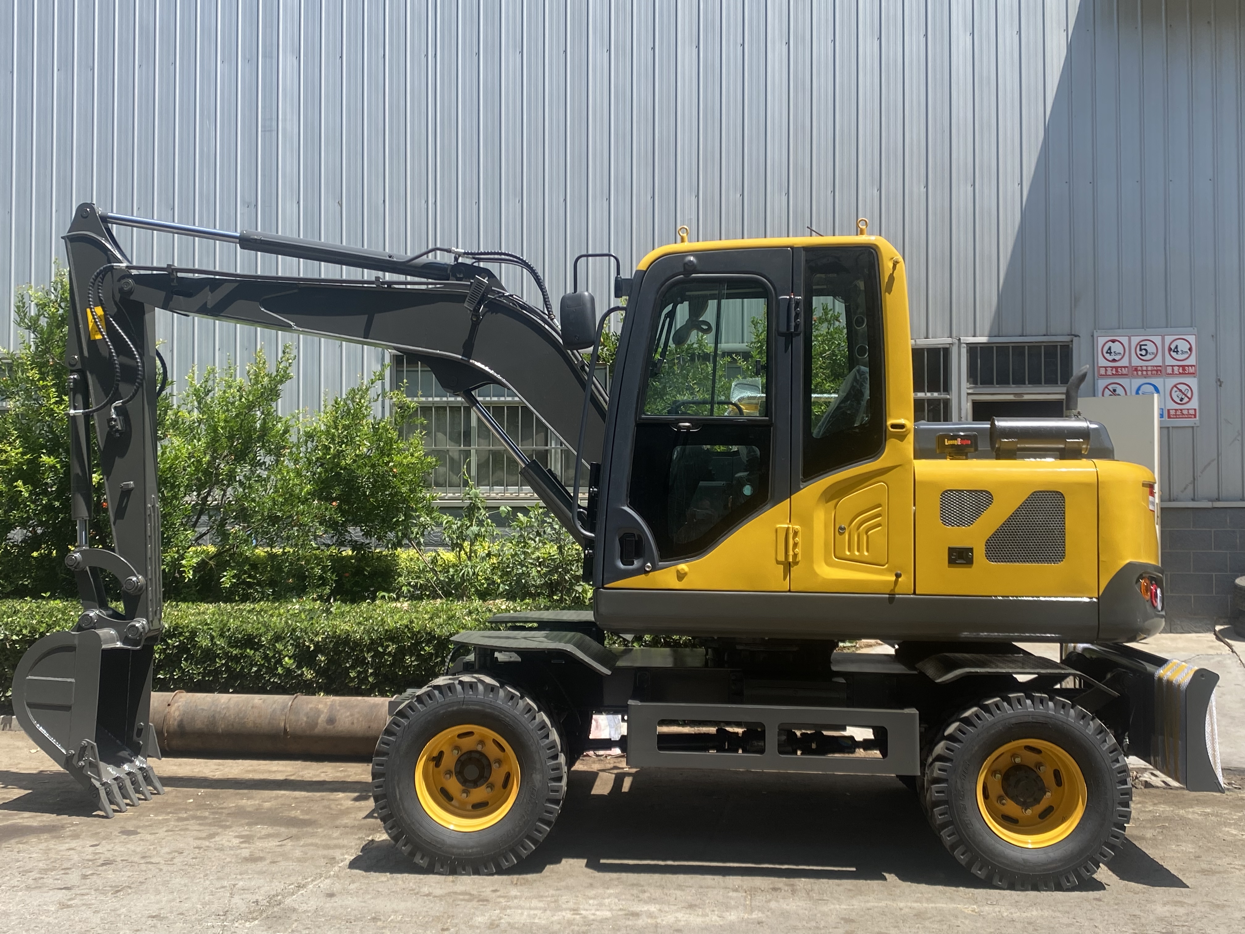 60轮式挖掘机 多功能大型液压轮式挖掘机 厂家直销