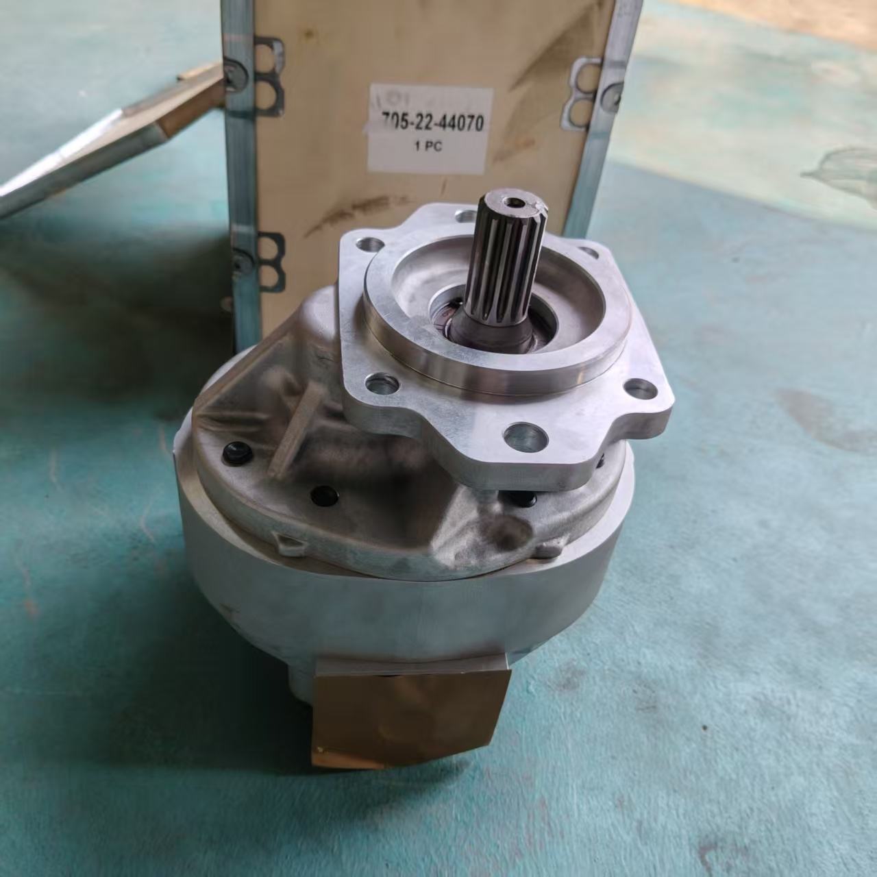 D85 推土机 变速箱泵总成 705-21-32051