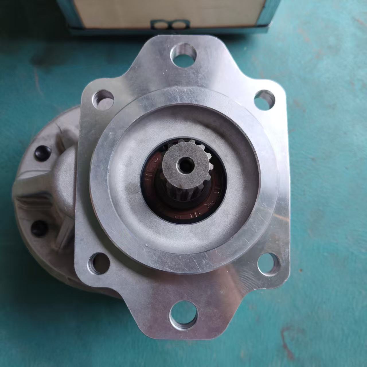 D85 推土机 变速箱泵总成 705-21-32051