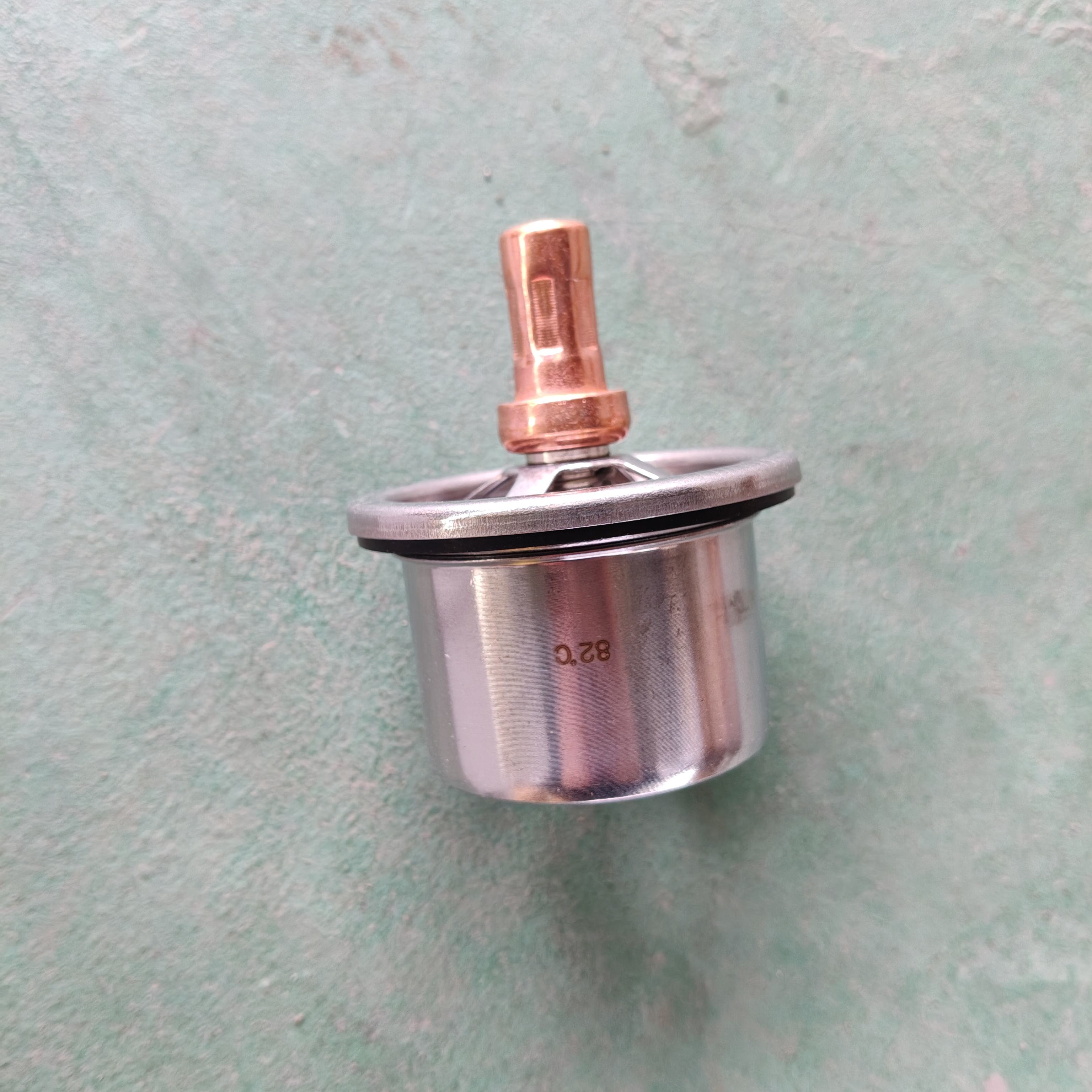 D65 推土机节温器 6745-61-1111