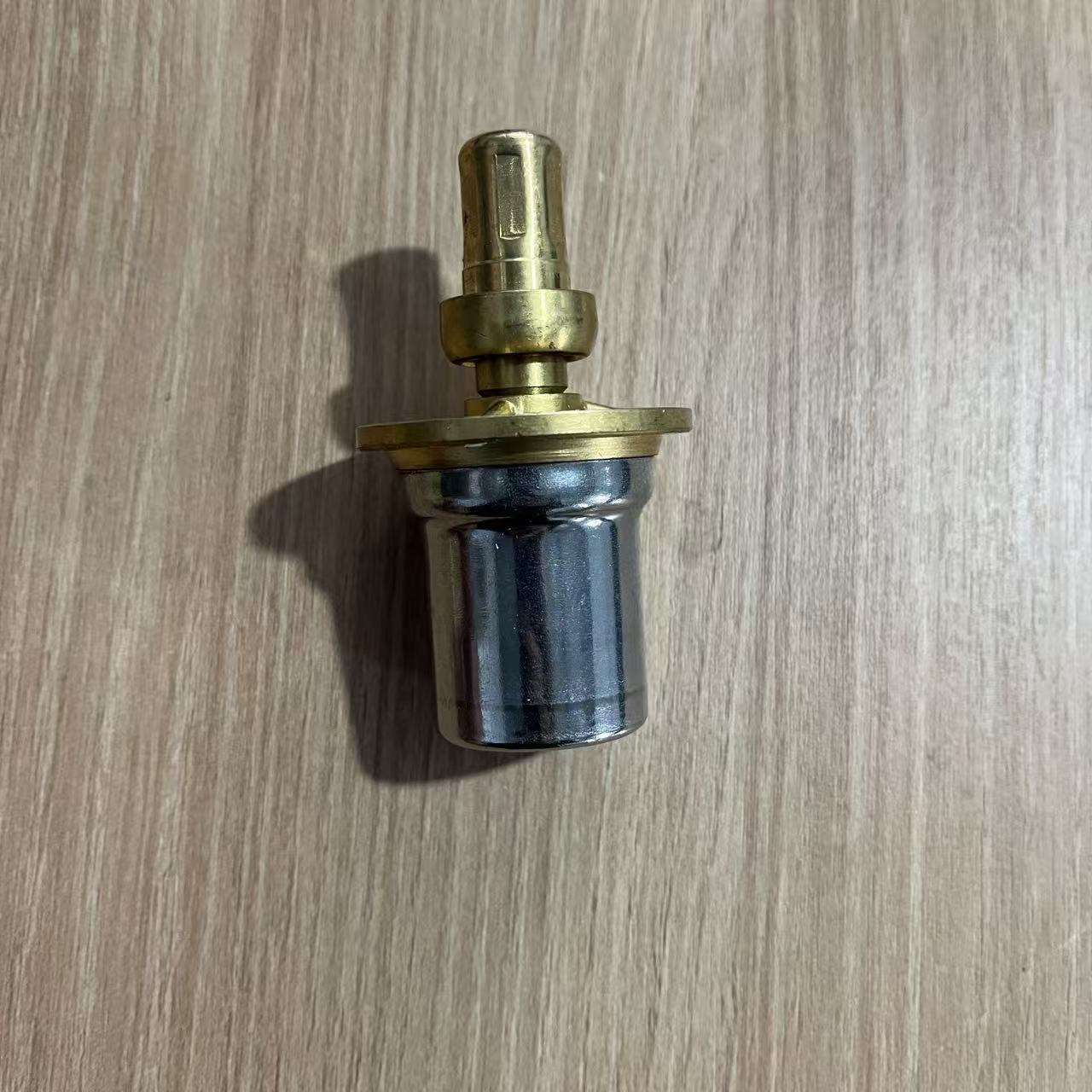 D65 推土机节温器 6745-61-1111