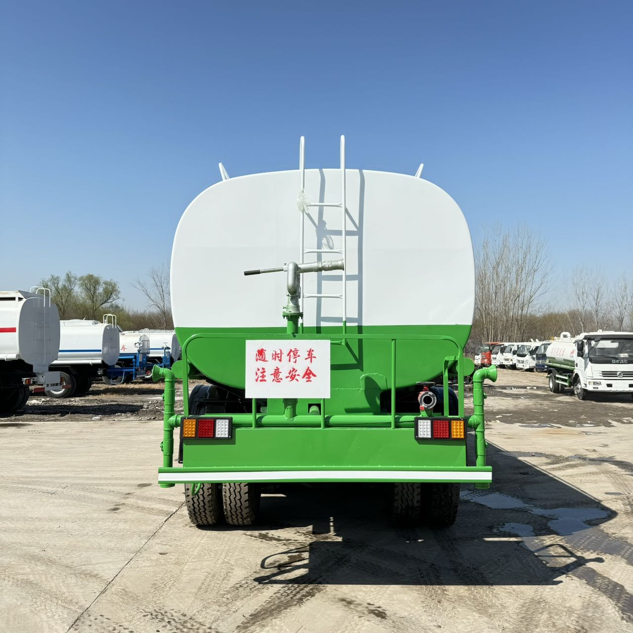 Product Parameters of 22m³ Water Sprinkler Truck