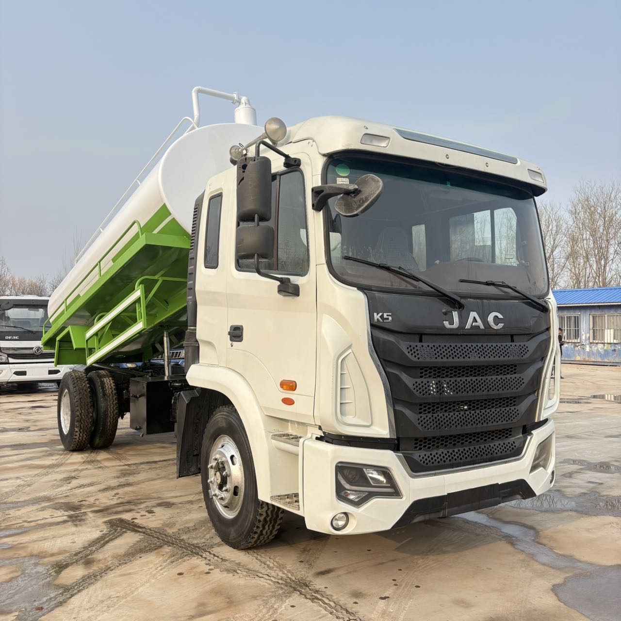 12m³ Self-Dumping Fecal Suction Truck JAC Gallop K5L 160HP Yuchai Engine
