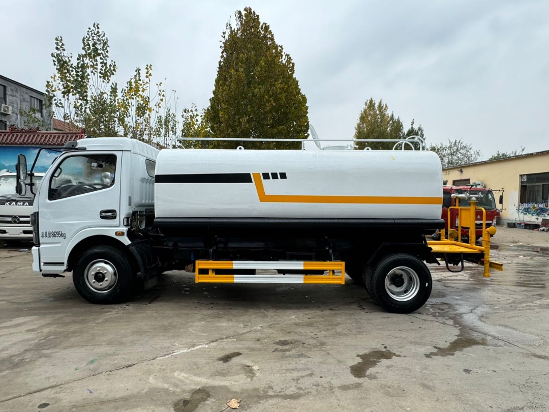25m³ Water Sprinkler Truck HOWO Chassis 380HP Weichai Engine Longwang Pump For Sale