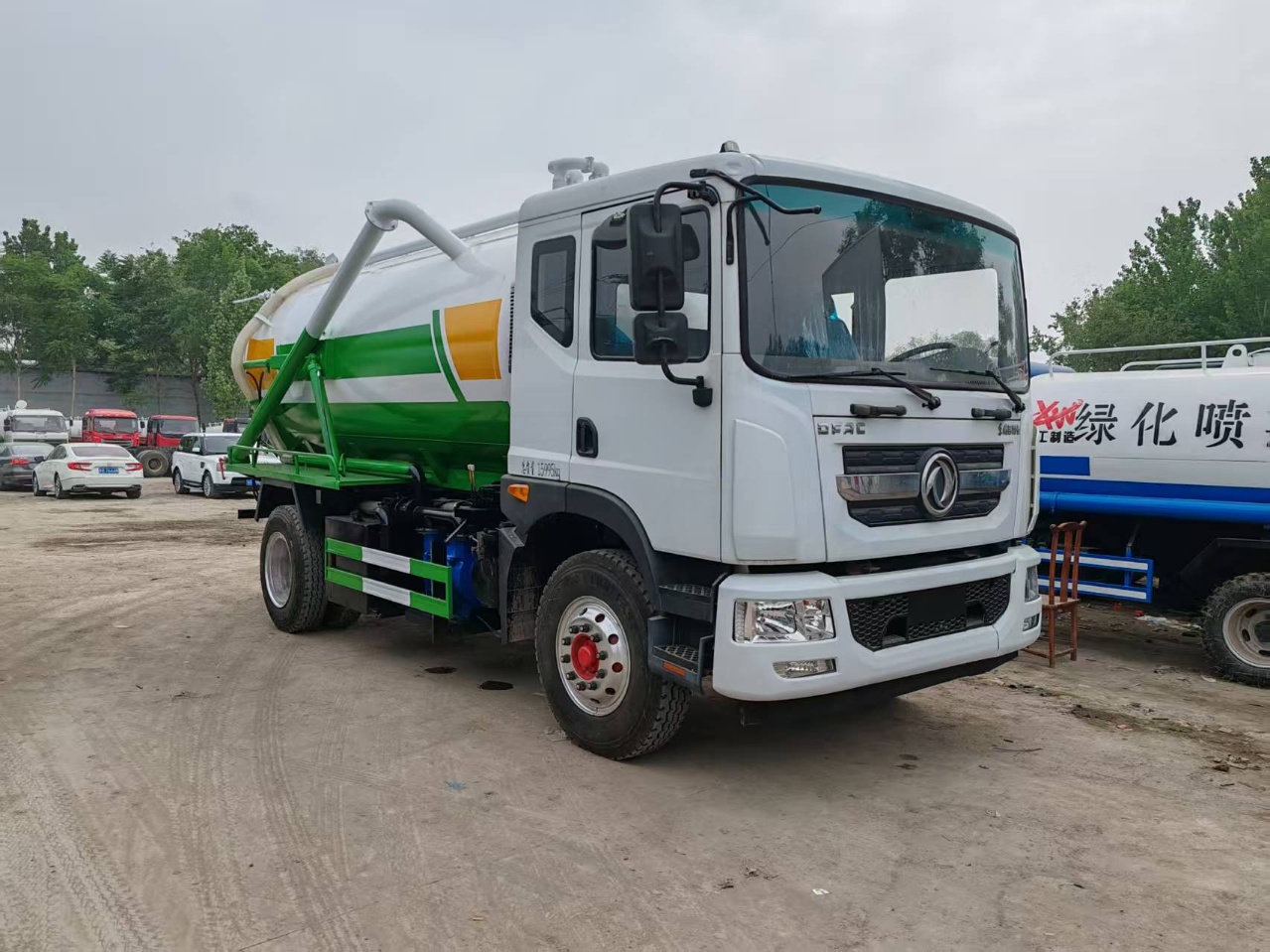 10m³ Self-Dumping Sewage Suction Truck Dongfeng Duolika D9 160HP Yuchai Engine