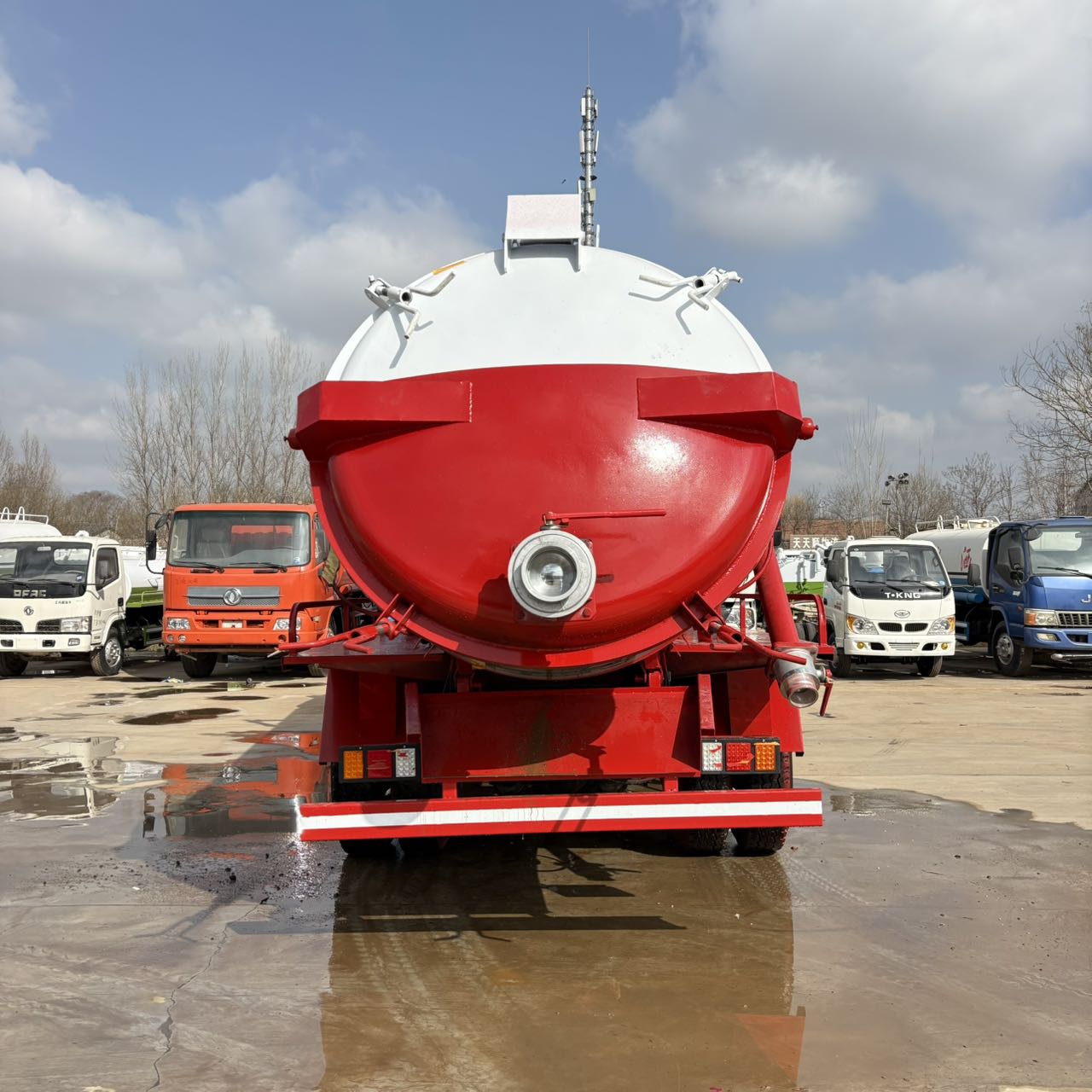 10m³ Self-Dumping Sewage Suction Truck Dongfeng Duolika D9 160HP Yuchai Engine