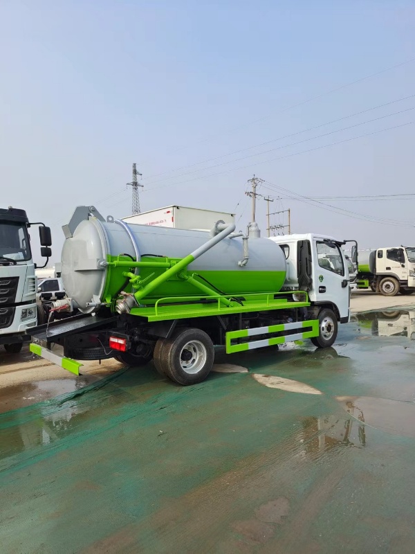 10m³ Self-Dumping Sewage Suction Truck Dongfeng Duolika D9 160HP Yuchai Engine