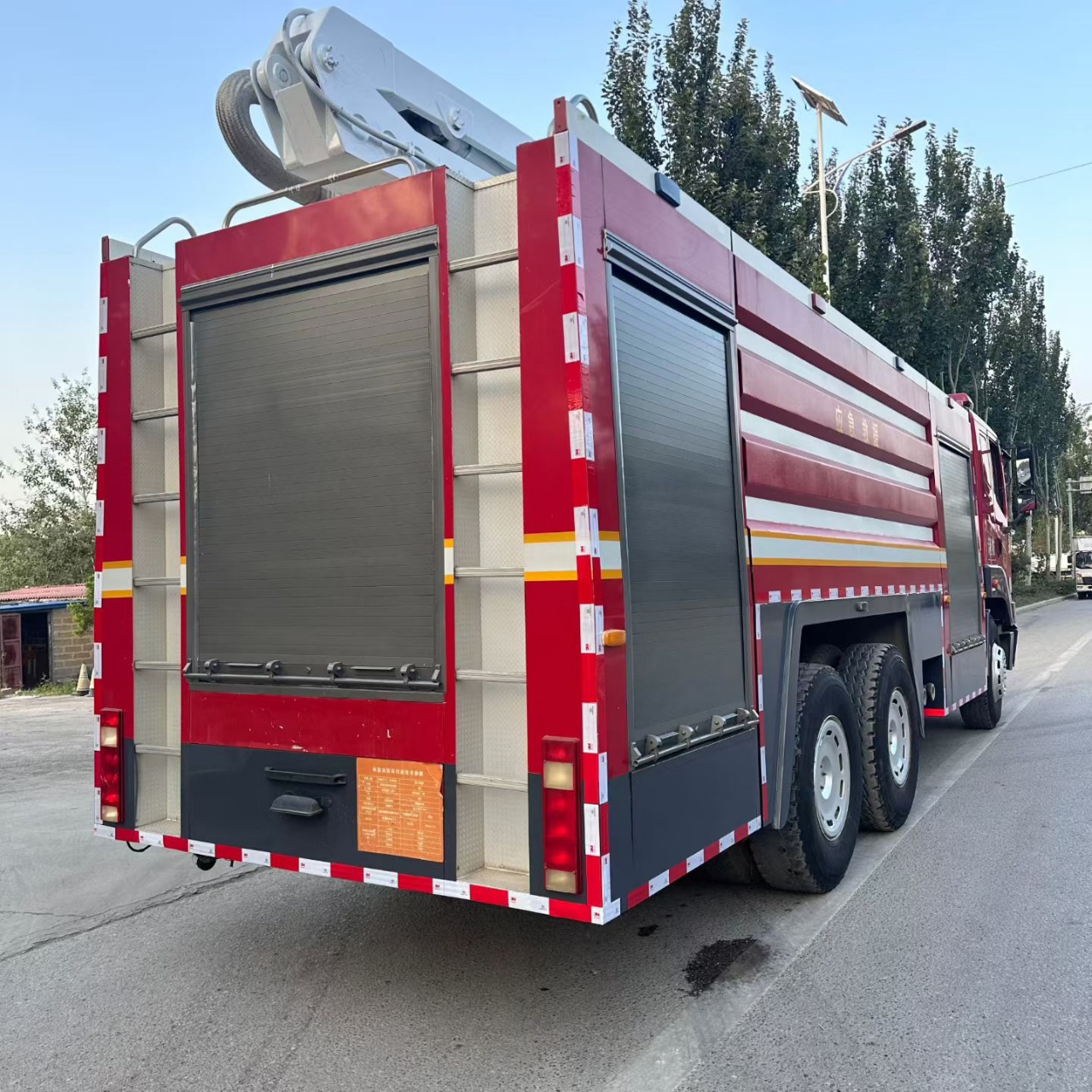 JP16 High Spray Foam Fire Truck 12m³ Tank 310HP HOWO Chassis For Sale