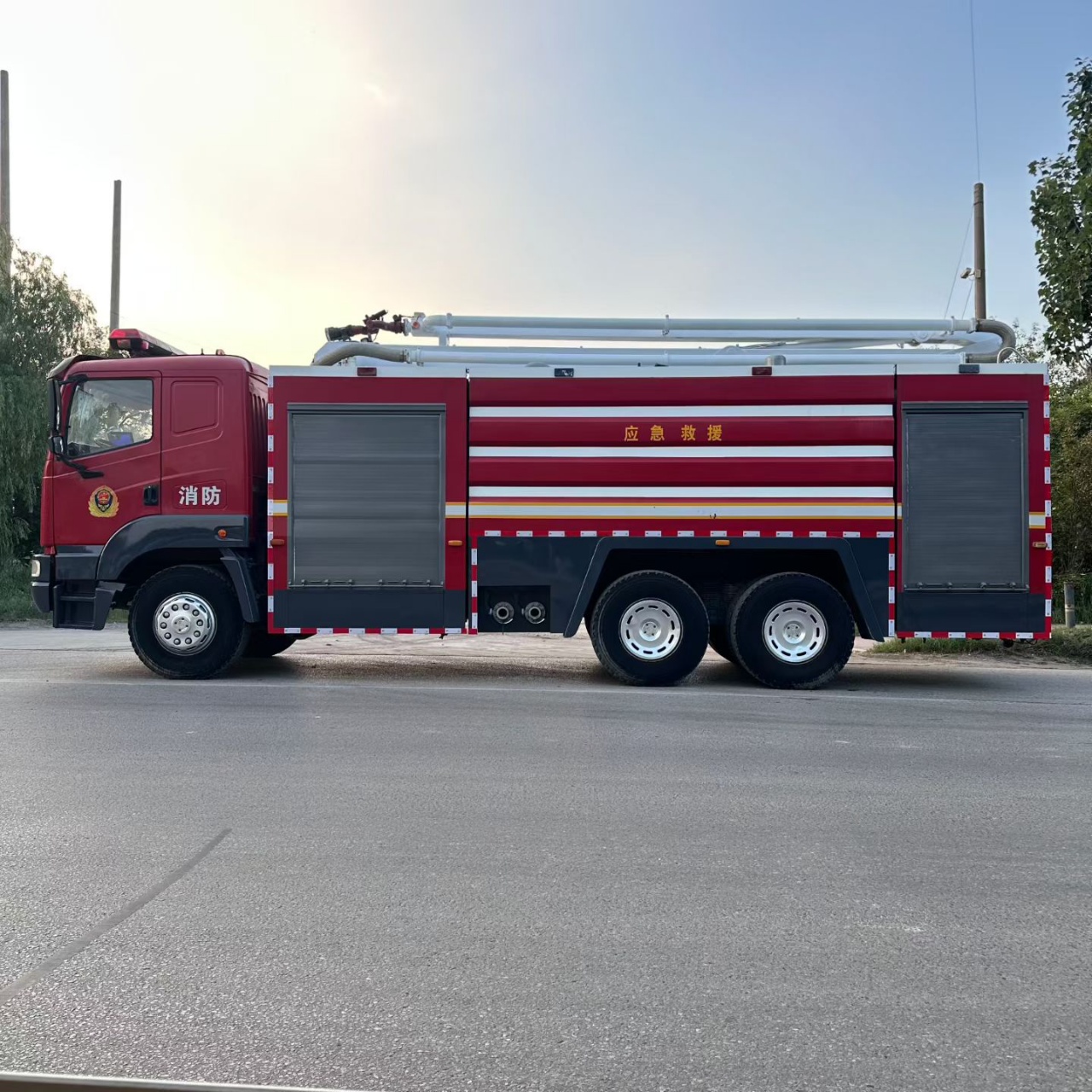 JP16 Fire Fighting Truck 10m³ Water 2m³ Foam 310HP Turbo Engine