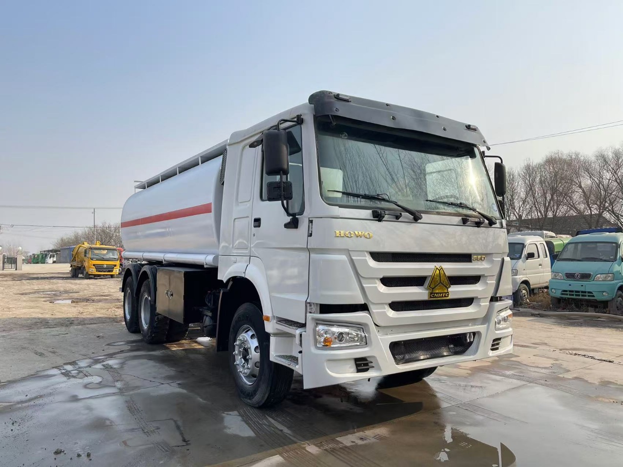 20m³ Mobile Fuel Tanker Truck Sinotruk Howo 380HP Weichai Engine