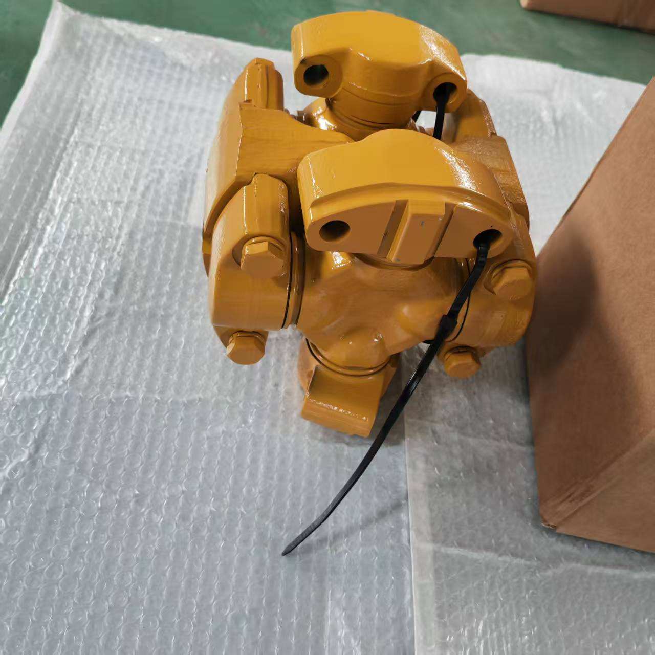 D155 摆式推土机万向节星形轴承 17A-20-11211