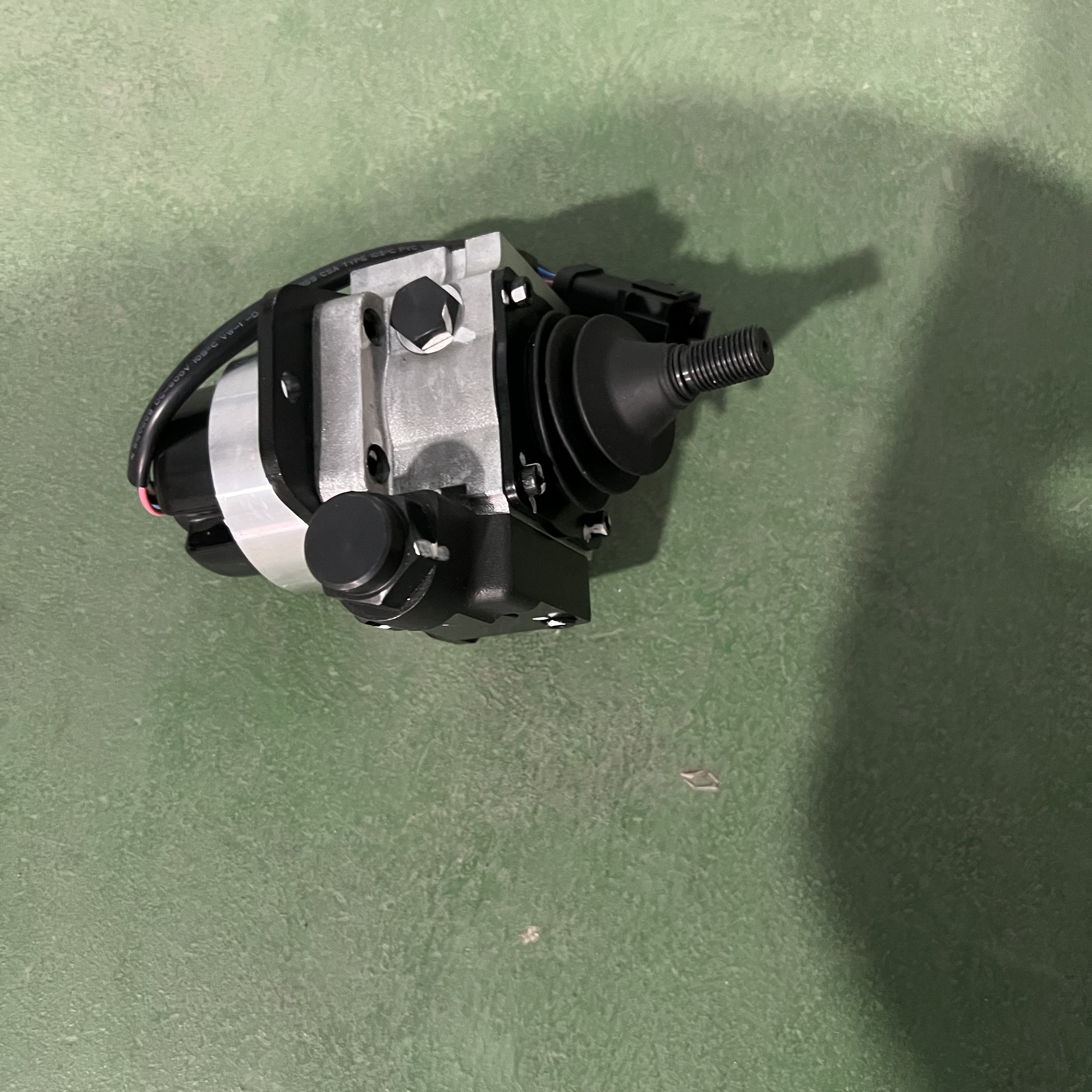 D65 挖掘机液压油箱控制杆 141-60-33270