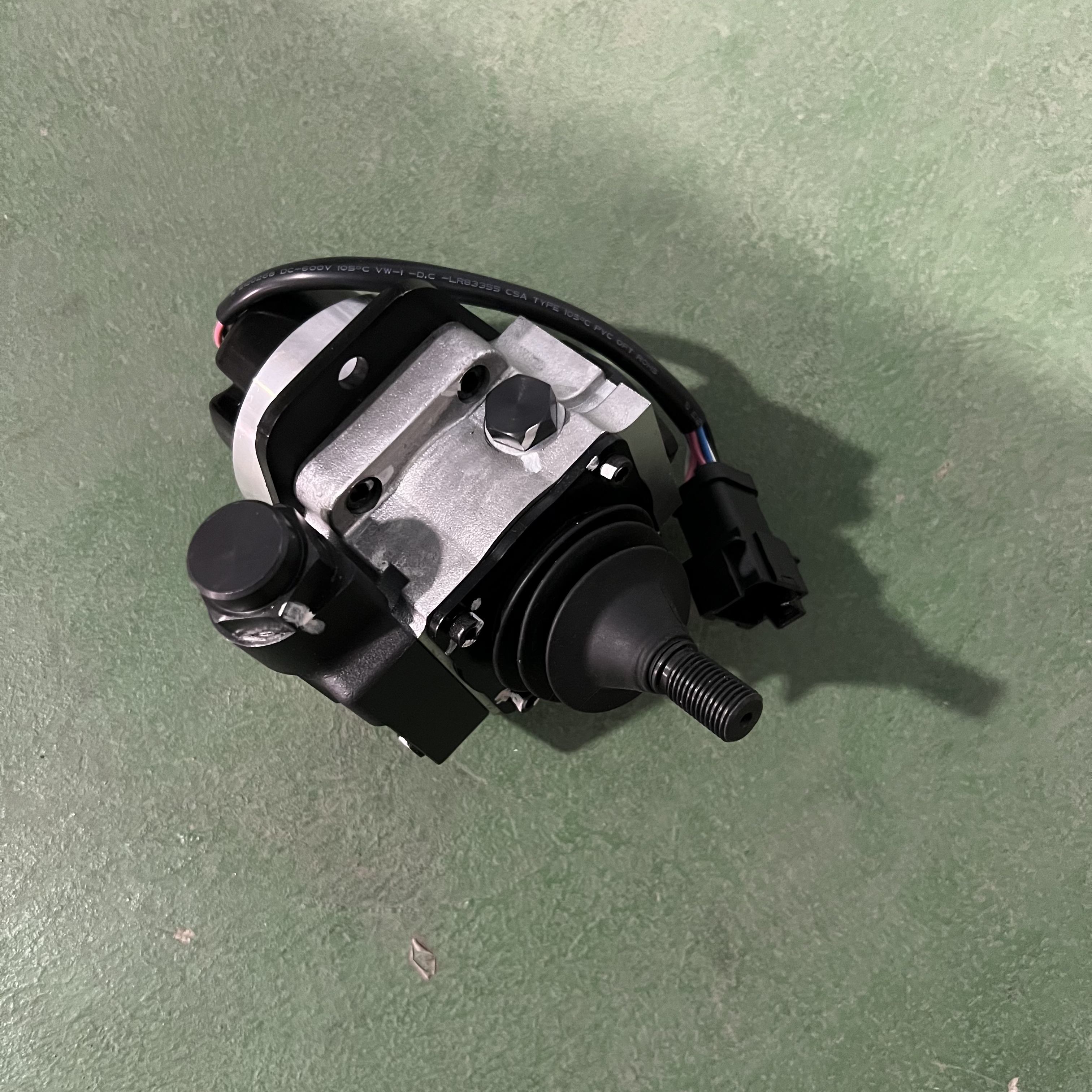 D65 挖掘机液压油箱控制杆 141-60-33270