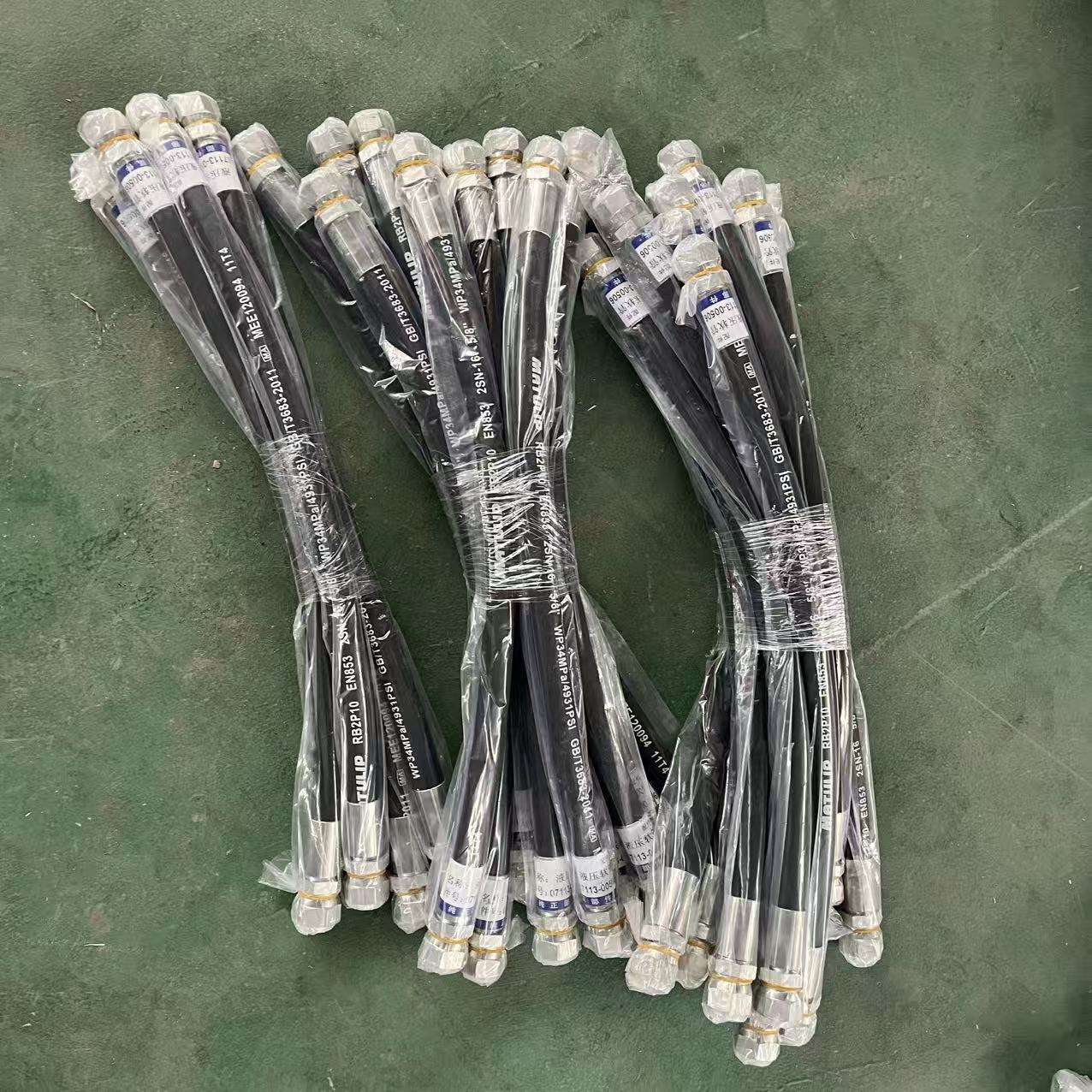 D80E-18 D85A-18 挖掘机液压管路软管 07118-01017