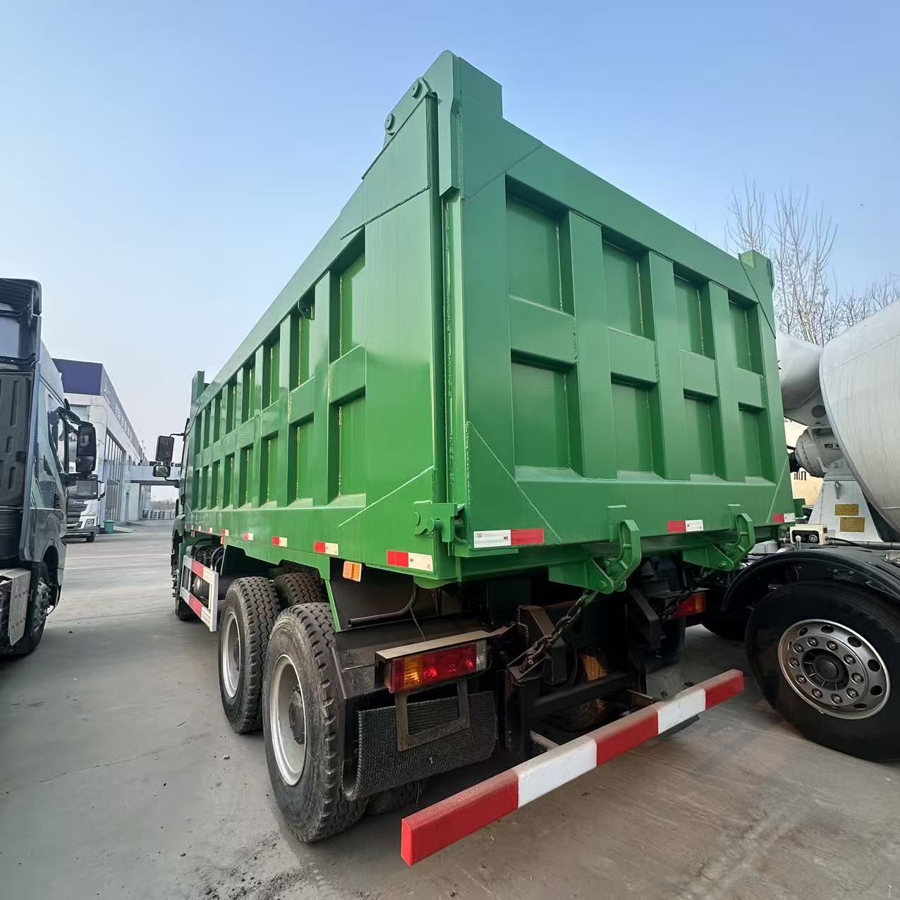 陕汽德龙M3000 6×4自卸车 420马力潍柴发动机