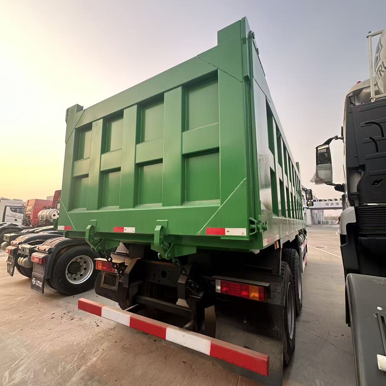 陕汽德龙M3000 6×4自卸车 420马力潍柴发动机