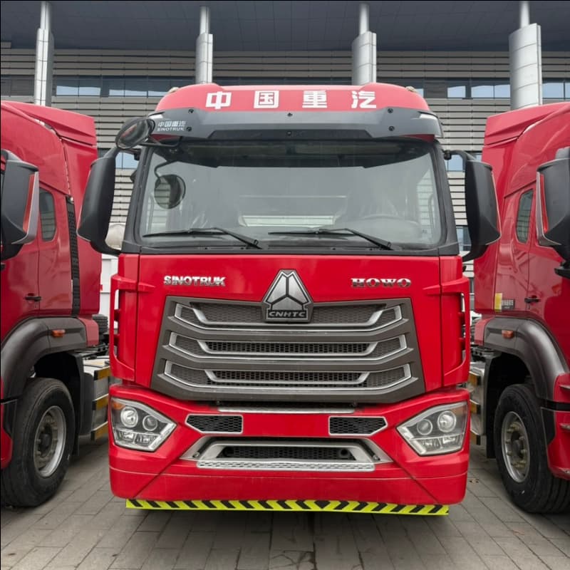 440马力豪沃N7G 4×2牵引车，搭载曼发动机与重汽变速箱