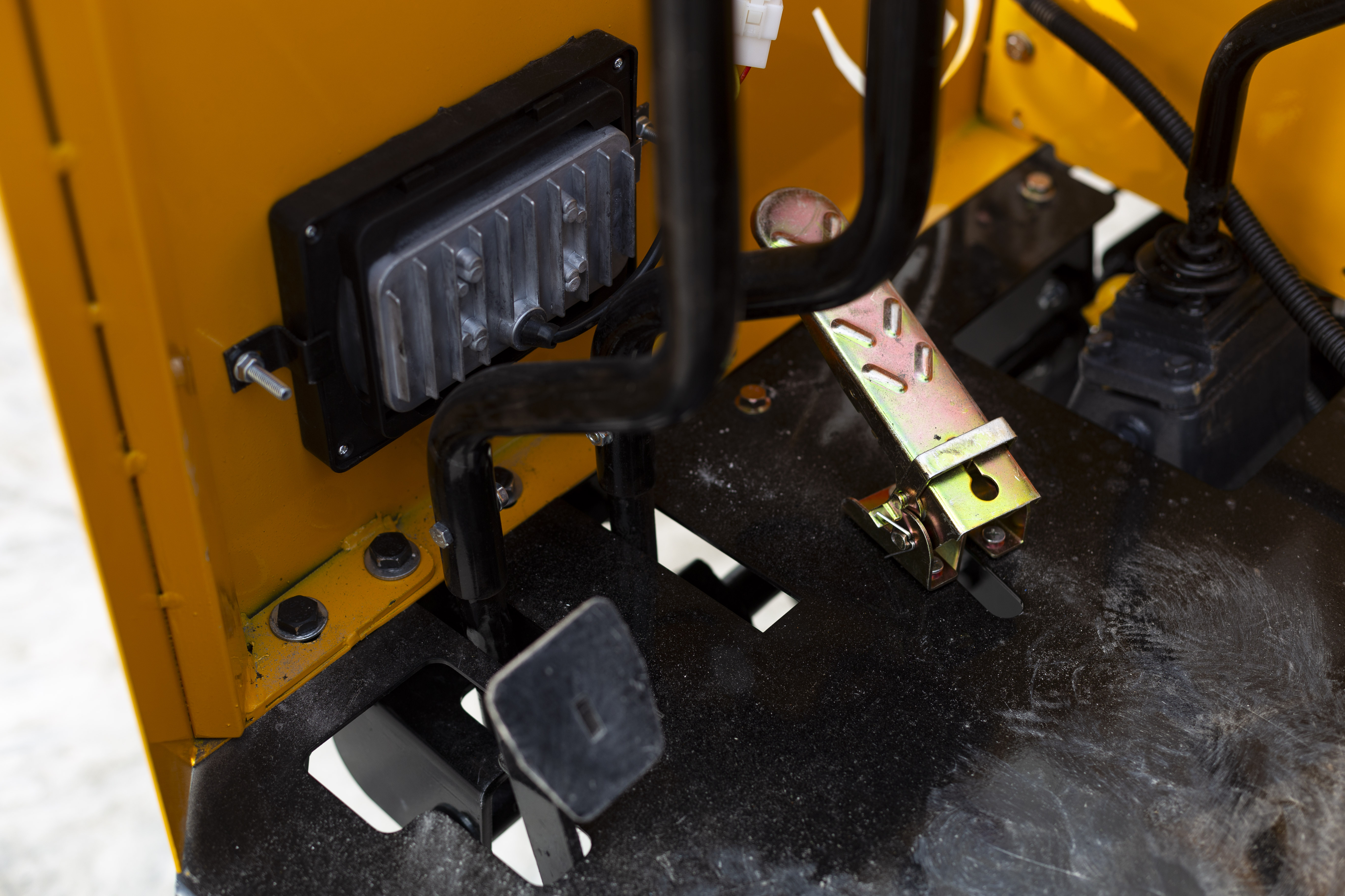 高效多用途微型自卸车