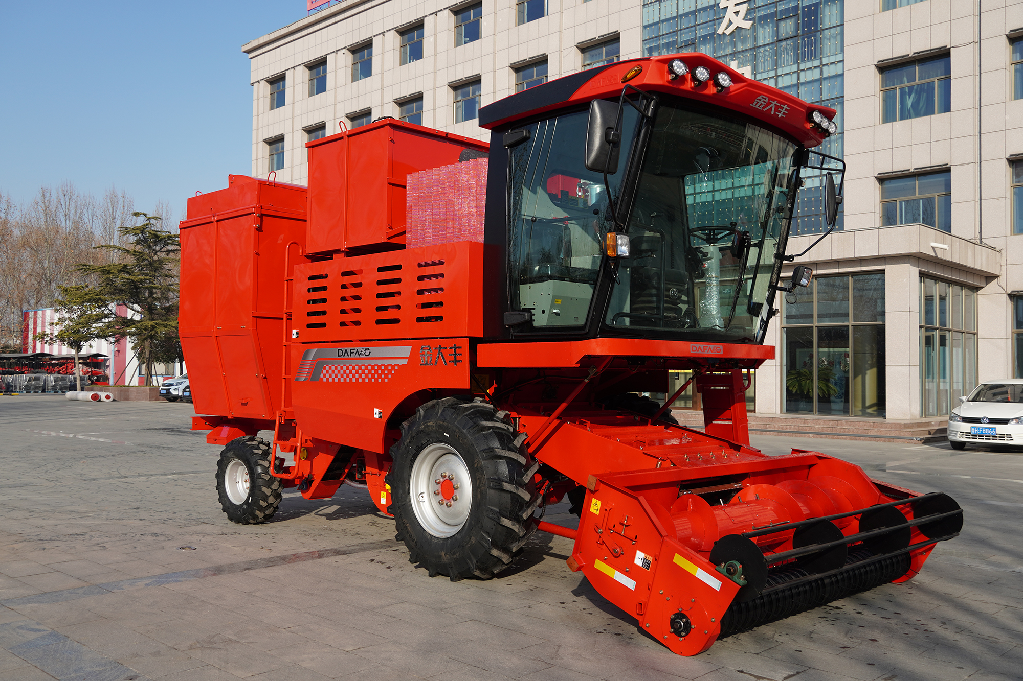 Peanut Harvester | High Efficiency Peanut Digging & Picking Machine