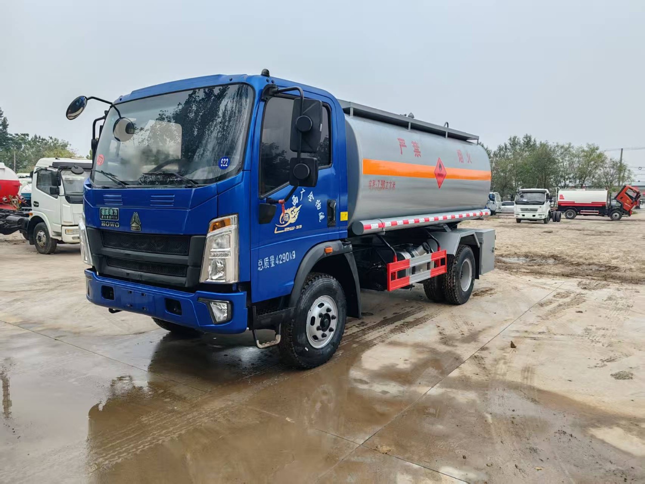 Sinotruk HOWO Chassis 8CBM Mobile Fuel Tanker | 170HP MAN Engine New Electronic Fuel Dispenser