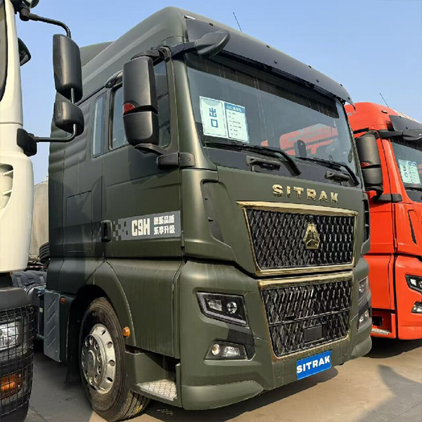 中国重汽 HOWO 6x4 牵引车 440 马力 ZZ4256 | 工程物流重载运输专用