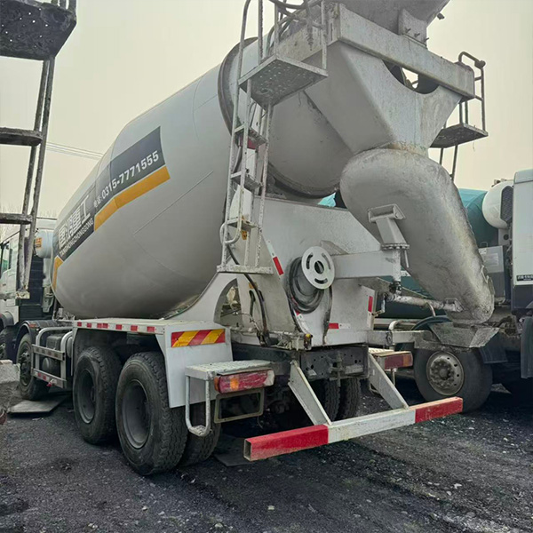 小型混凝土搅拌车 1.5-2.5 立方 | 狭小工地专用迷你搅拌车