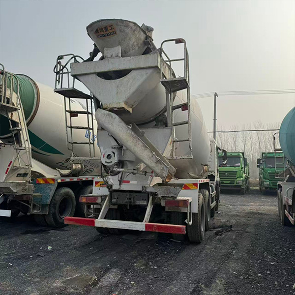 小型混凝土搅拌车 1.5-2.5 立方 | 狭小工地专用迷你搅拌车