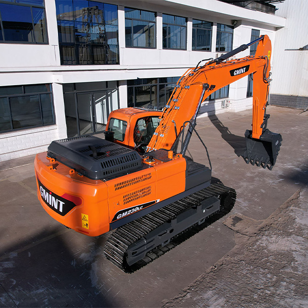 冠铭 230 大型挖掘机 | 23 吨级康明斯动力液压履带式挖掘机