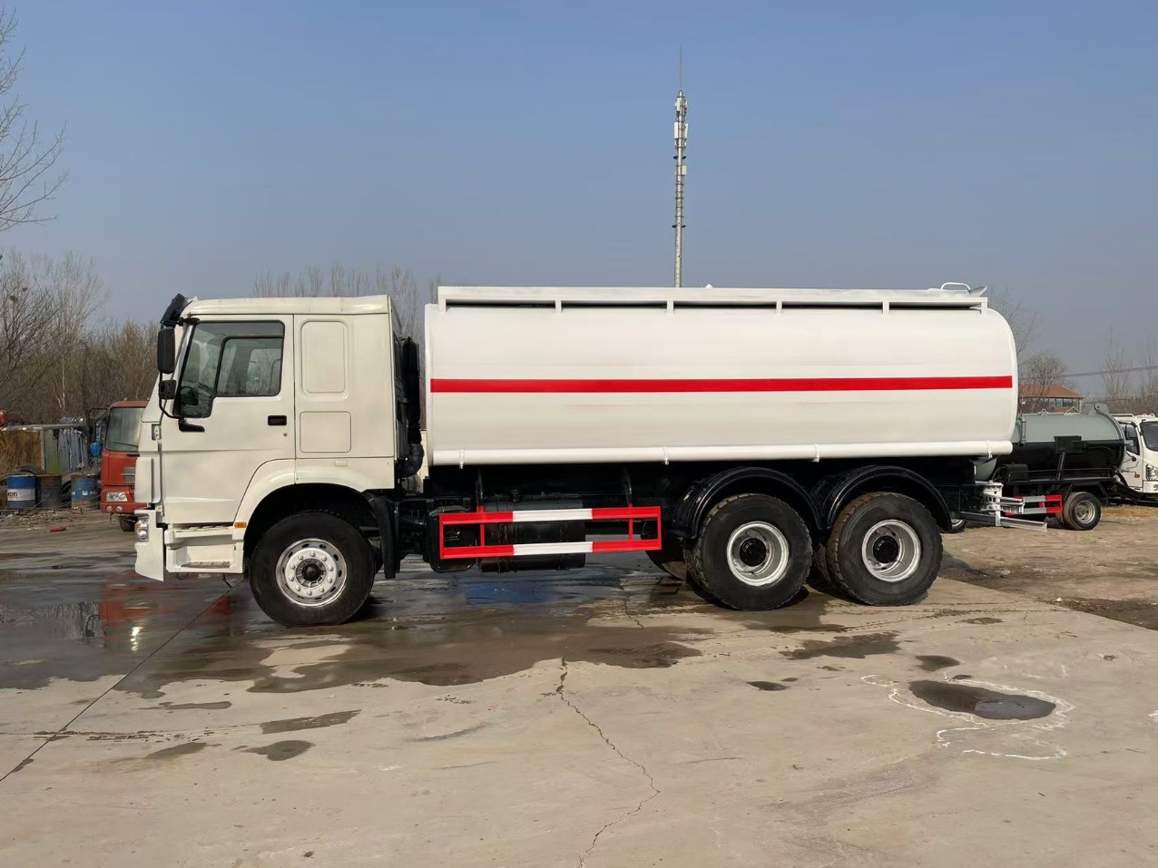Brand new mobile refueling truck, large diesel oil tank transport vehicle.