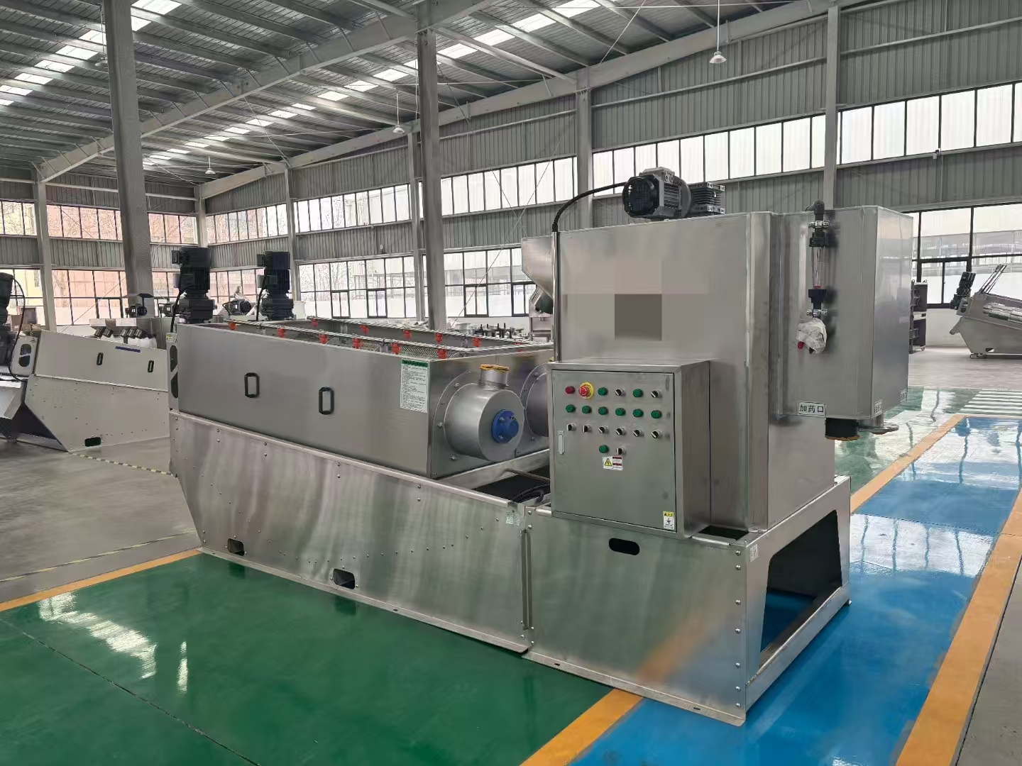 402 type screw-type sludge dewatering machine - specially designed for treating aquaculture wastewater