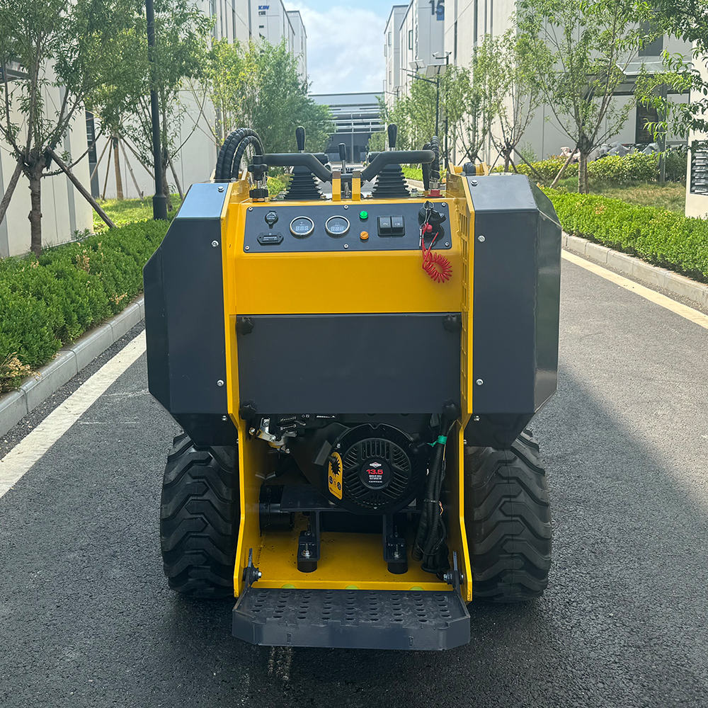 180-500 公斤微型滑移装载机 | 23 马力轮式小型装载机 带铲斗属具