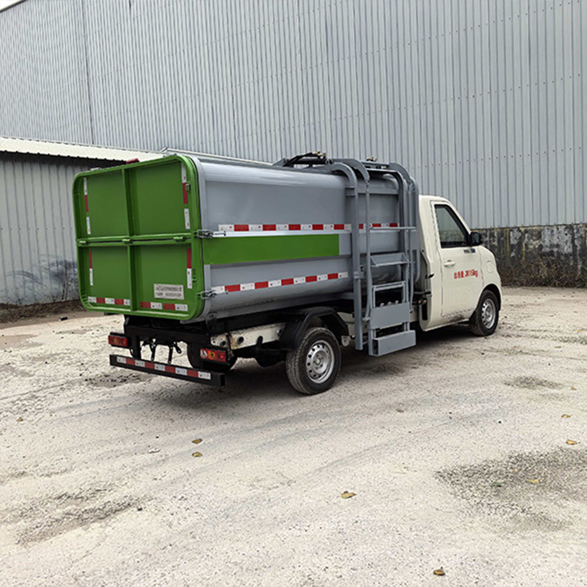 6 立方米新能源自装卸垃圾车｜宁德时代电池驱动垃圾收集车