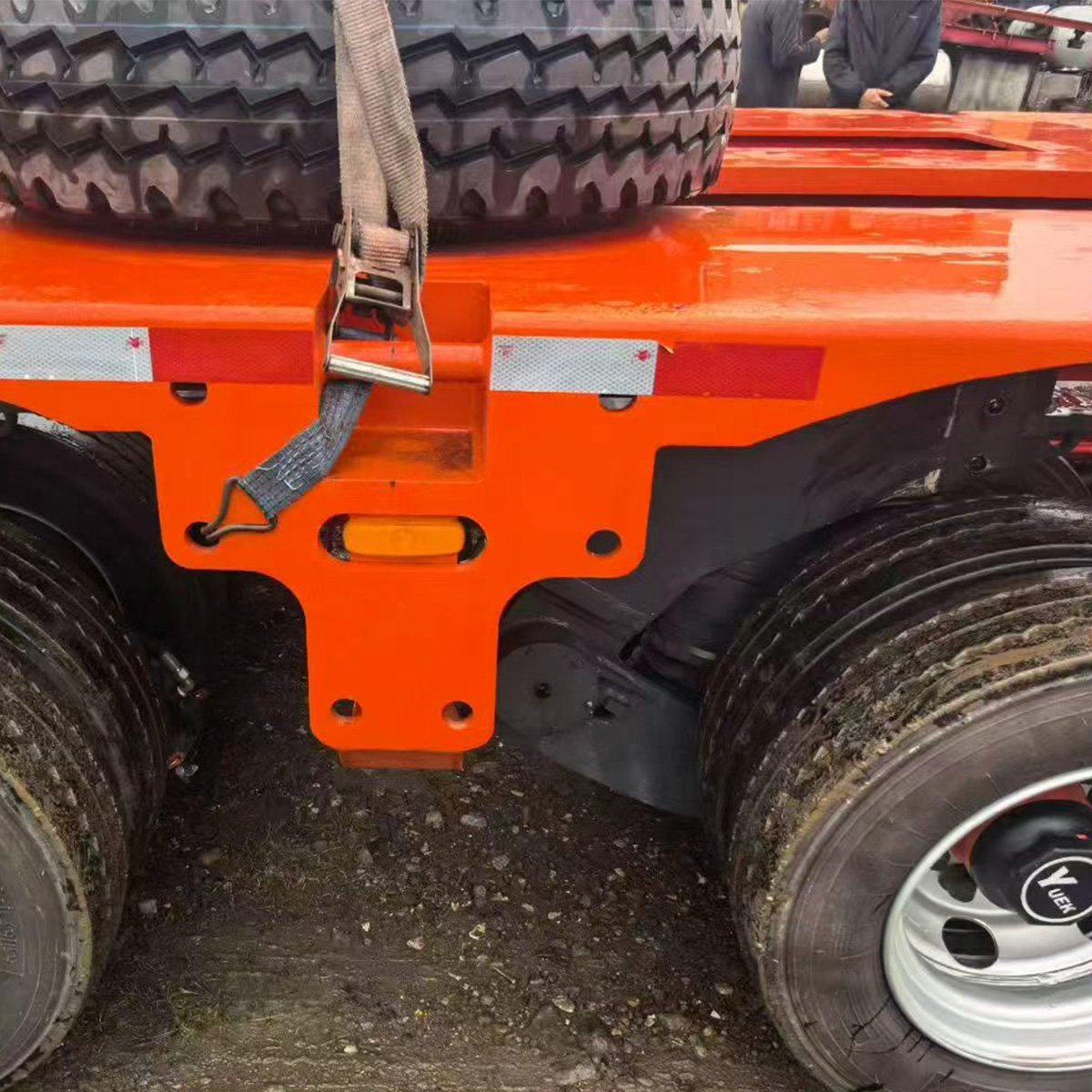 定制低床半挂车 30-100 吨容量 8000kg-128000kg 载重 山东原产 可 OEM/ODM