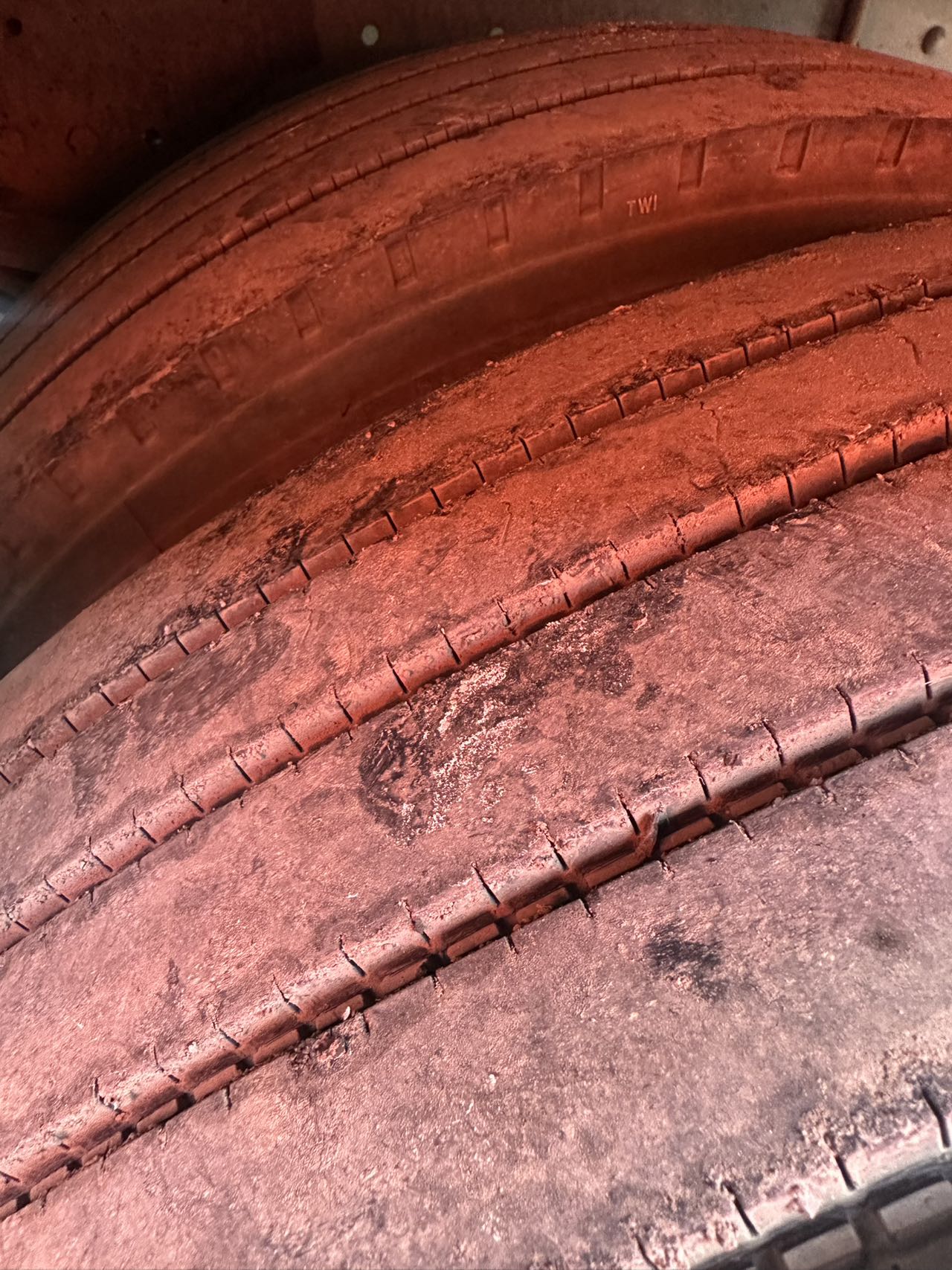 6.8 米高栏载货车 260 马力手动挡 国六 配置齐全 车况精品