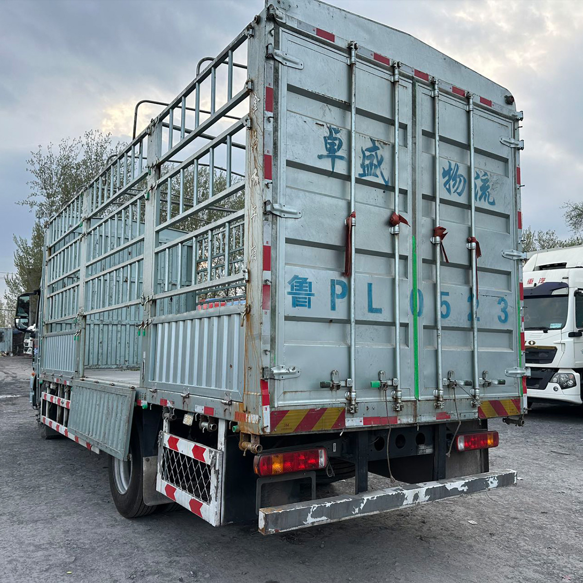 6.8 米高栏载货车 曼机 290 马力自动挡国六精品车