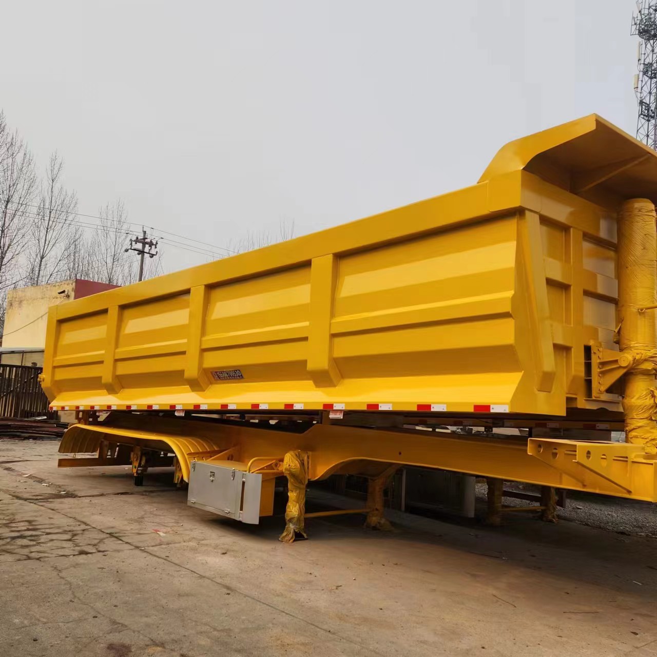自卸后翻半挂车