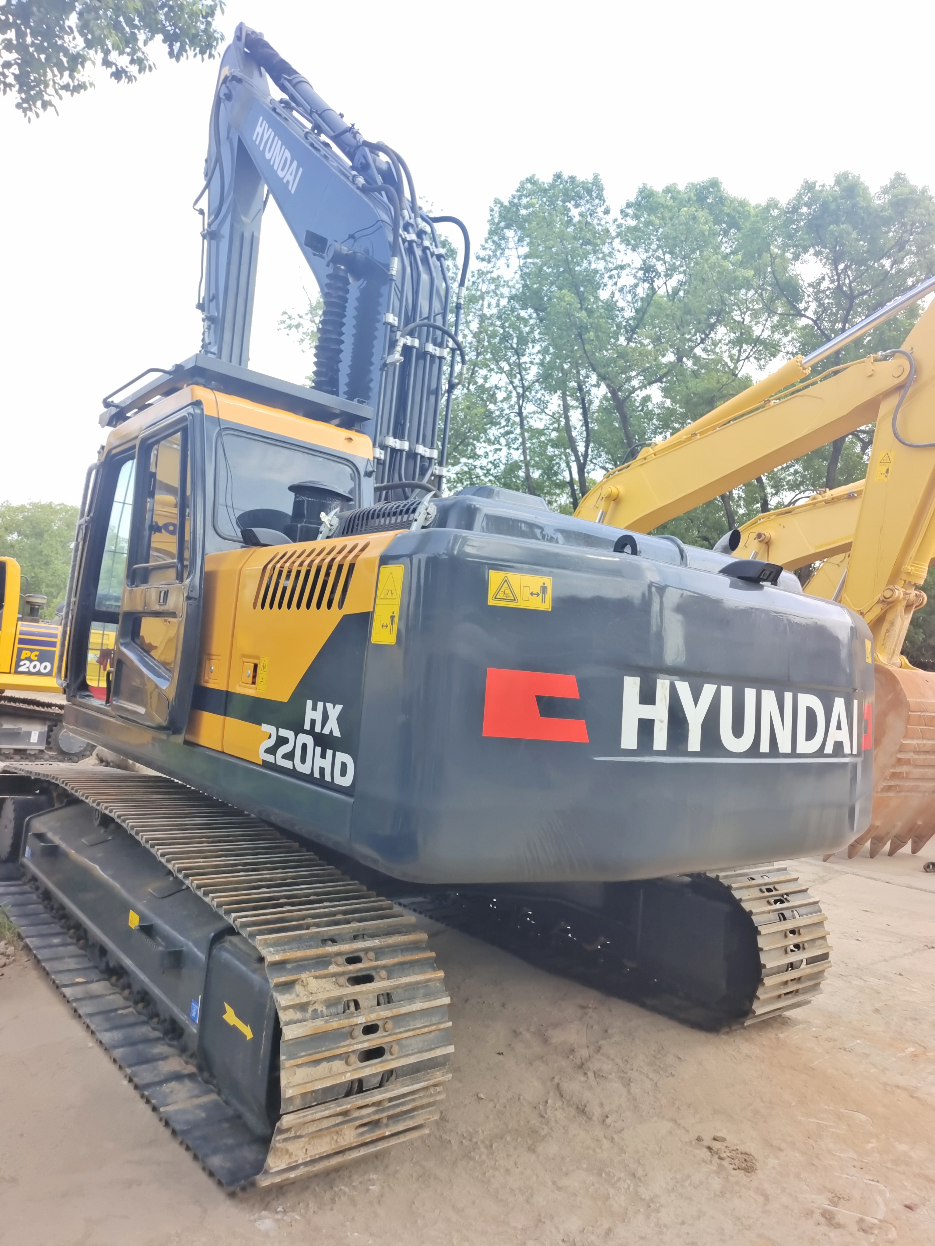 HYUNDAI HX220 HD