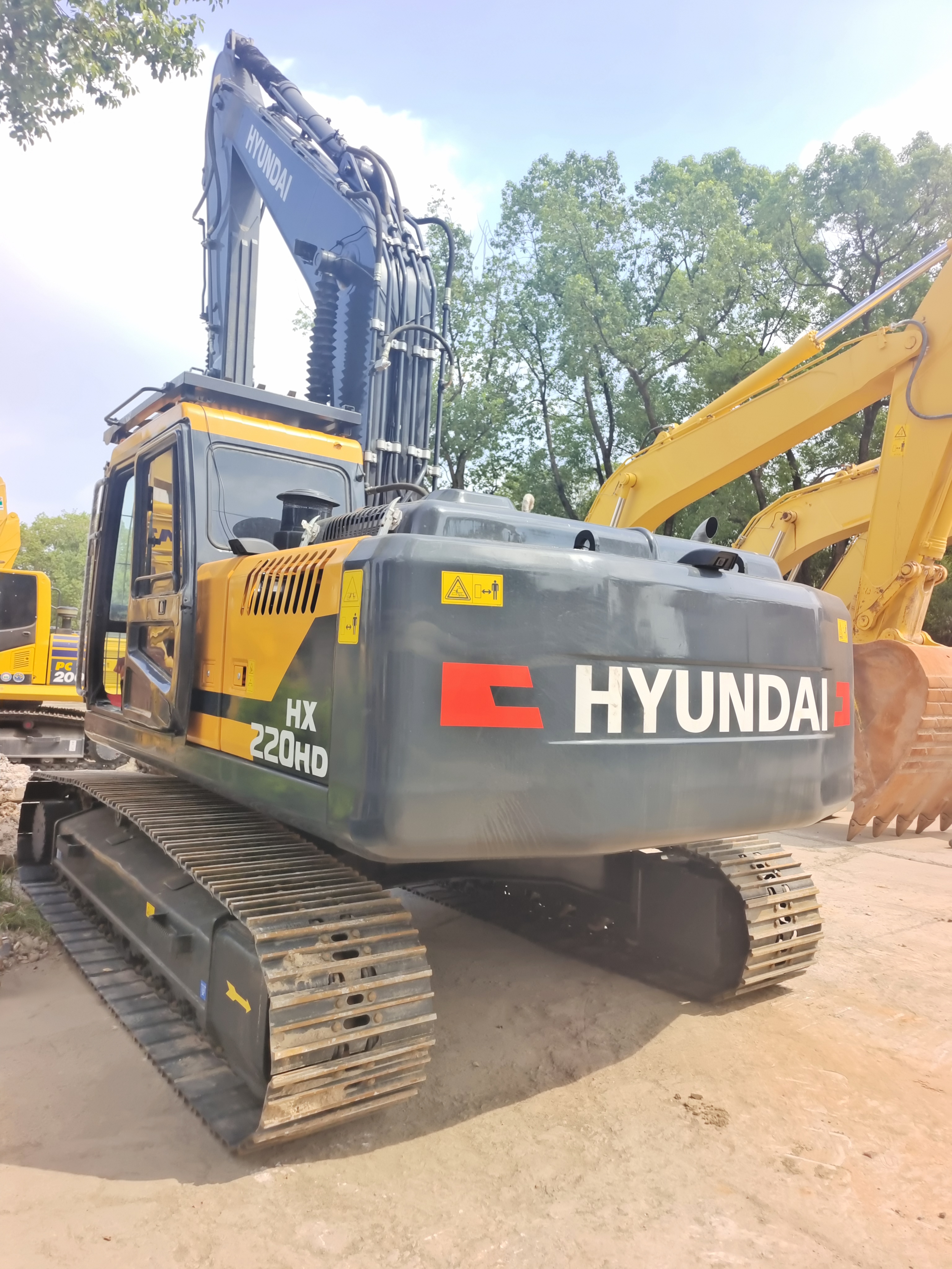 HYUNDAI HX220 HD