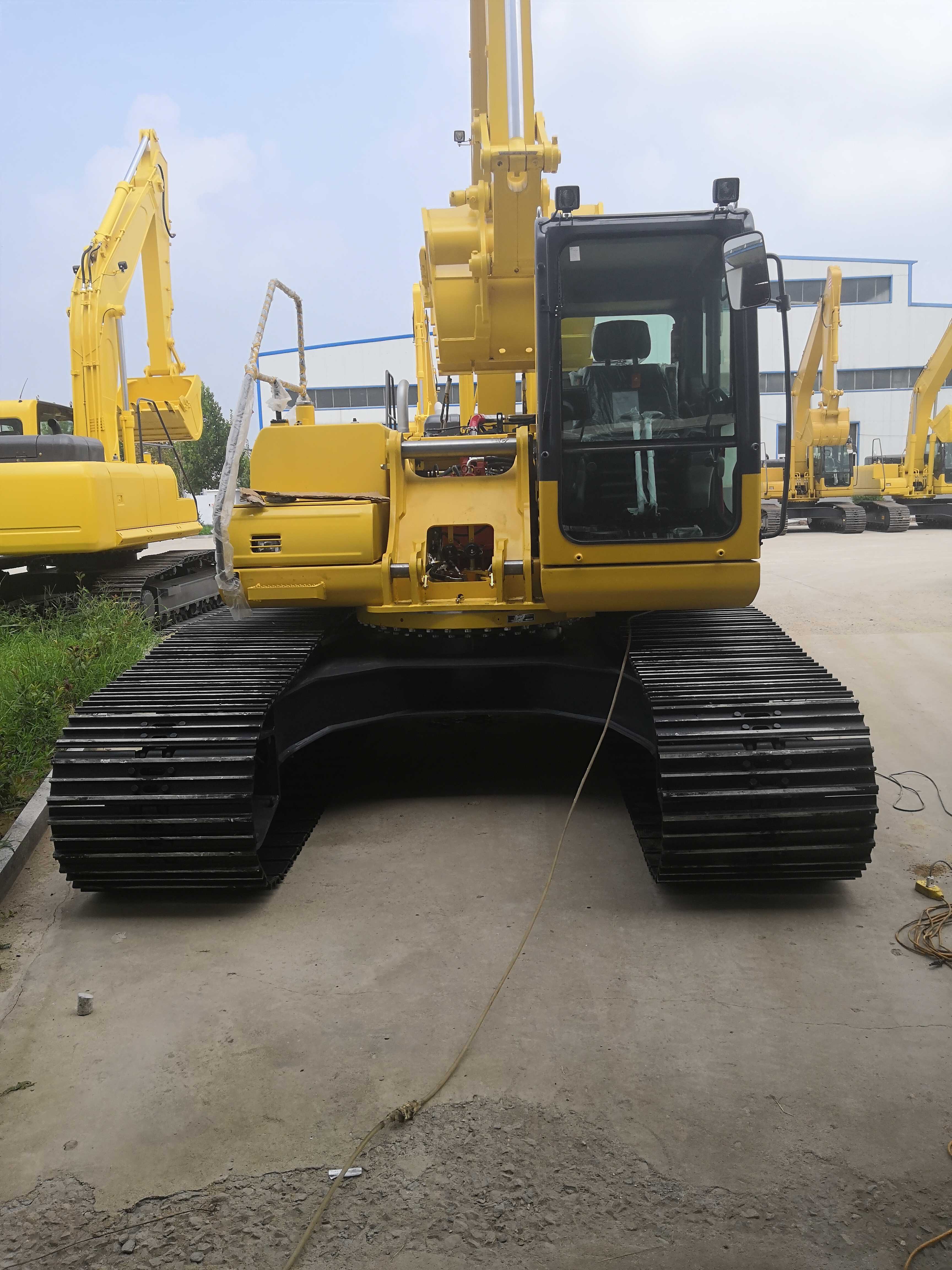 履带式液压挖掘机 | 搭载川崎液压系统的重载工程挖掘机